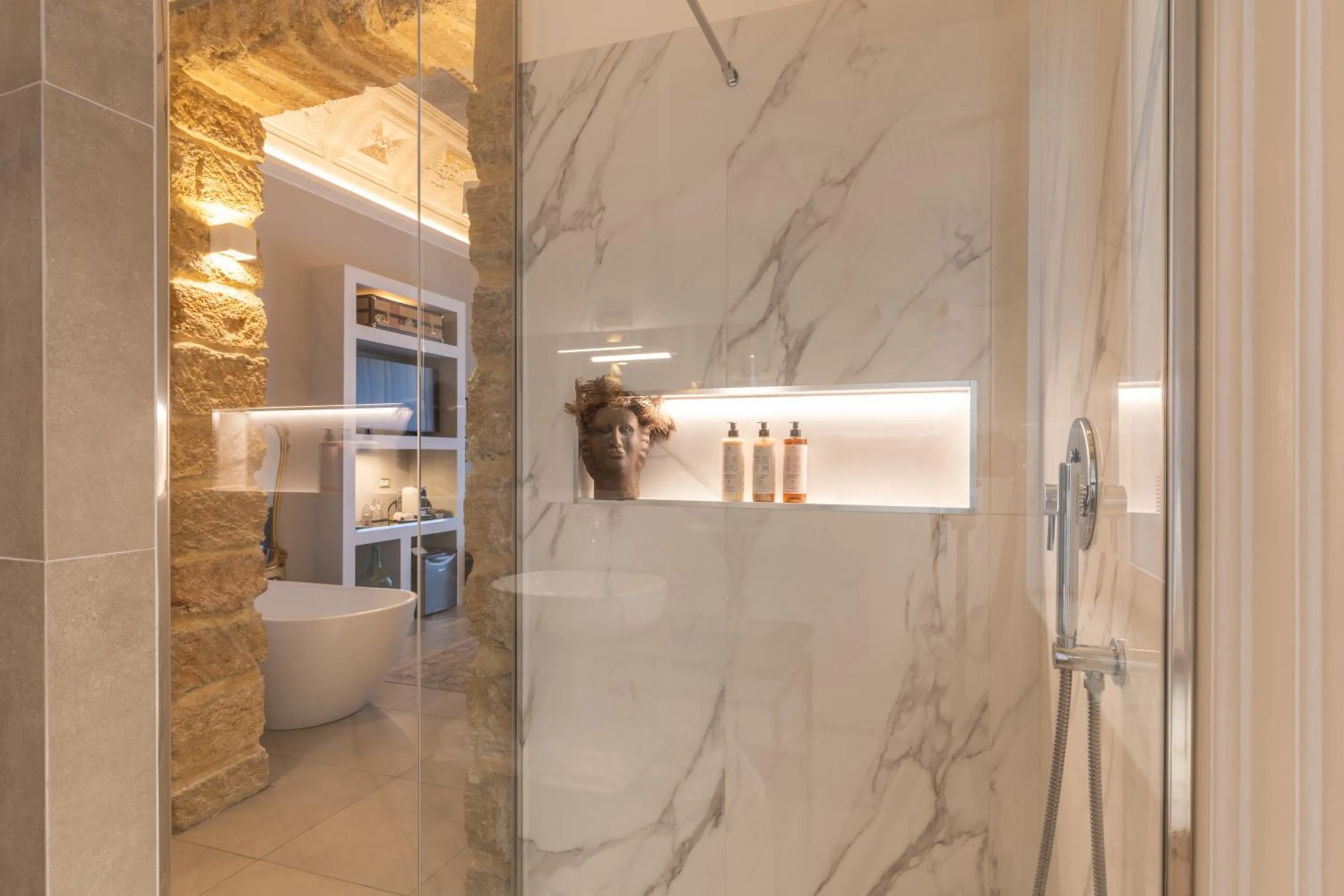 Family Affair Luxury Rooms&Suites