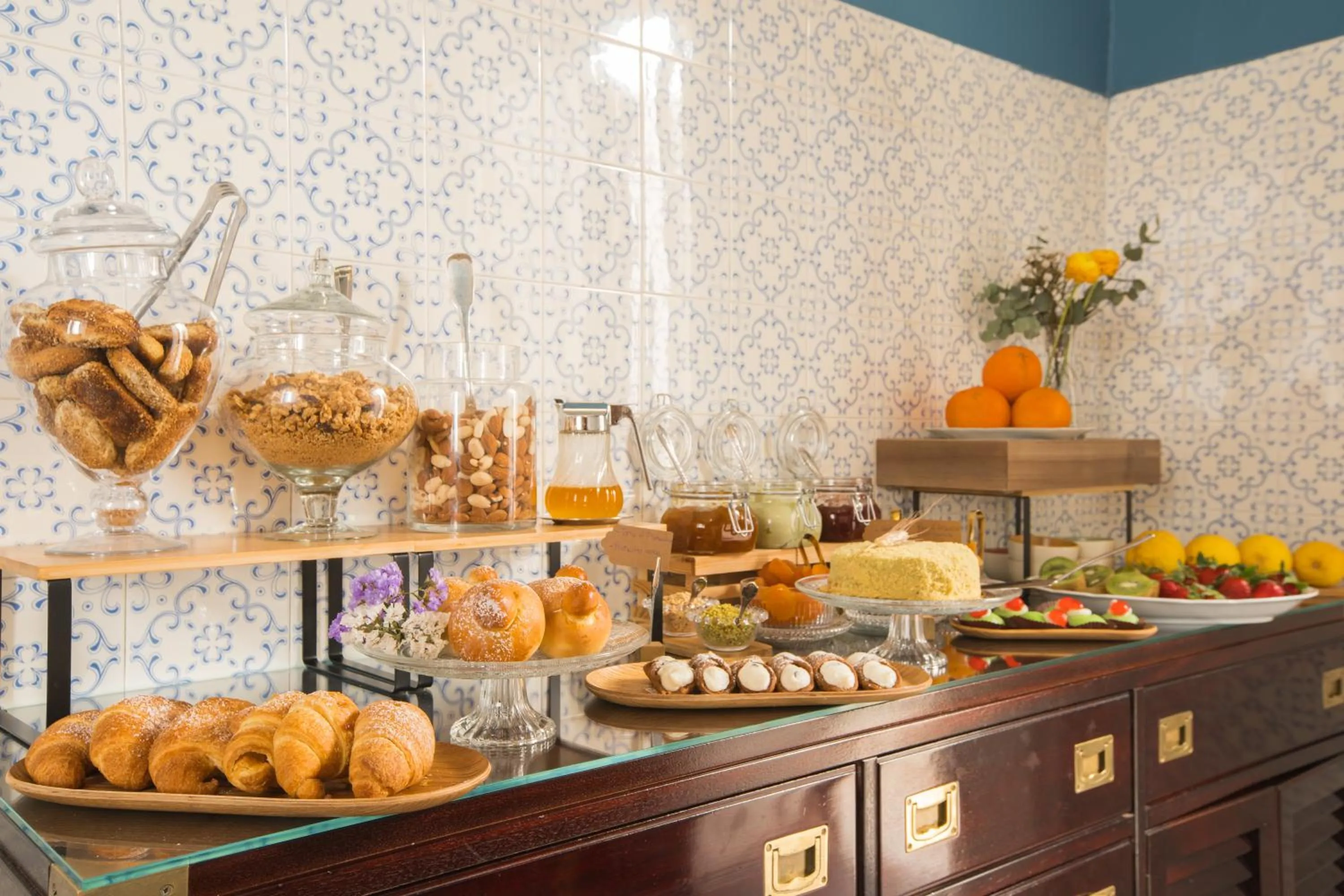 Breakfast in Family Affair Luxury Rooms&Suites
