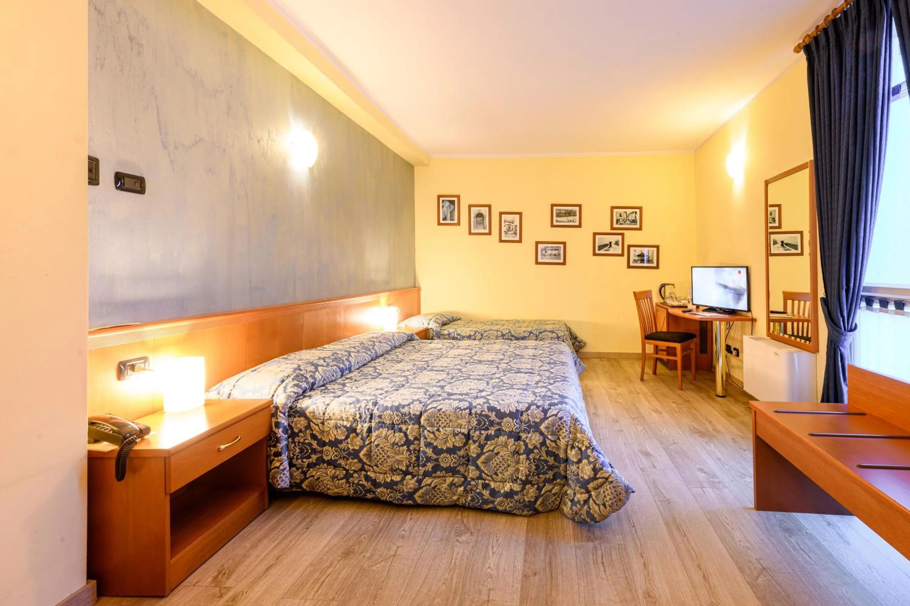 Photo of the whole room, Bed in Hotel Garni Le Corti