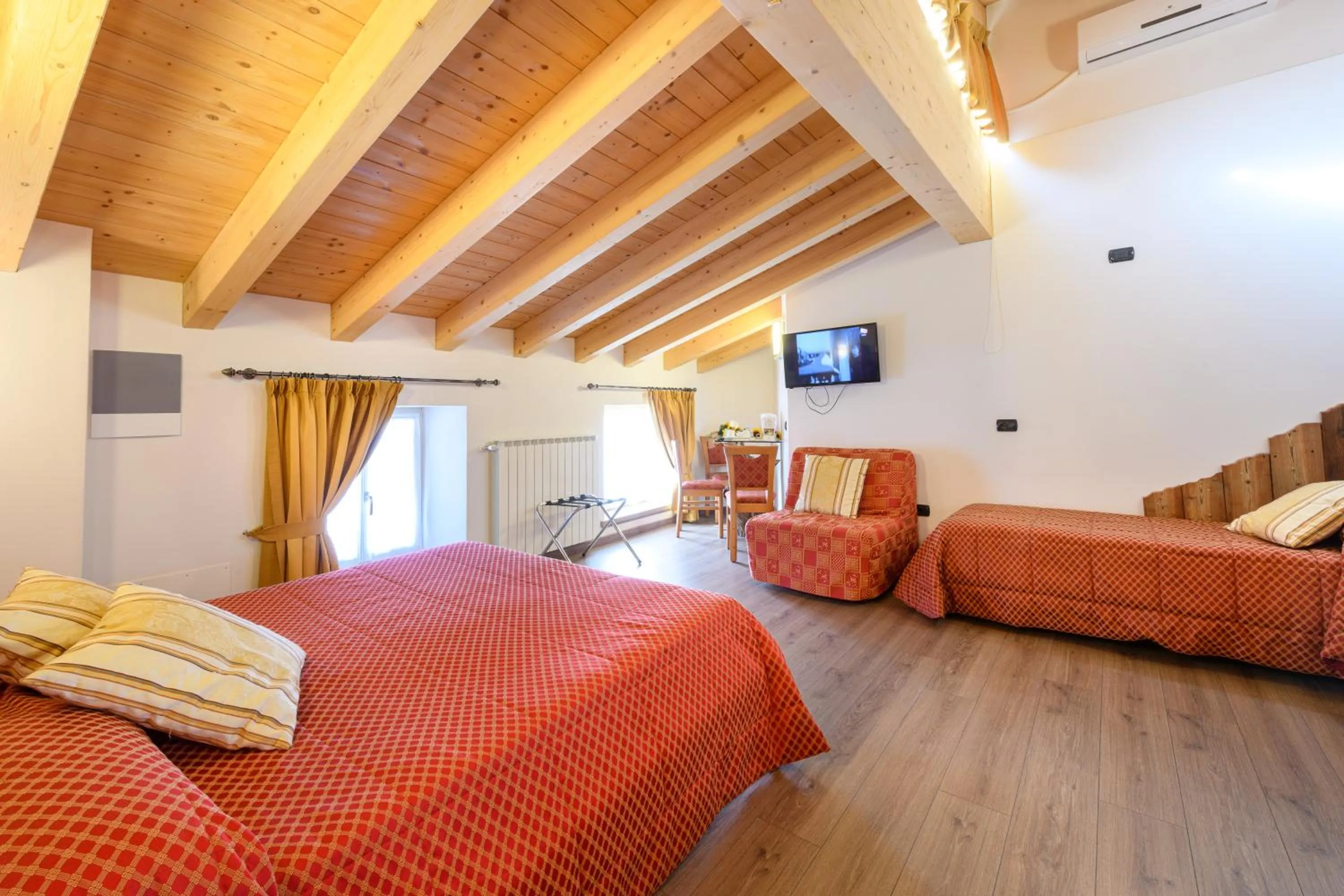 Photo of the whole room, Bed in Hotel Garni Le Corti