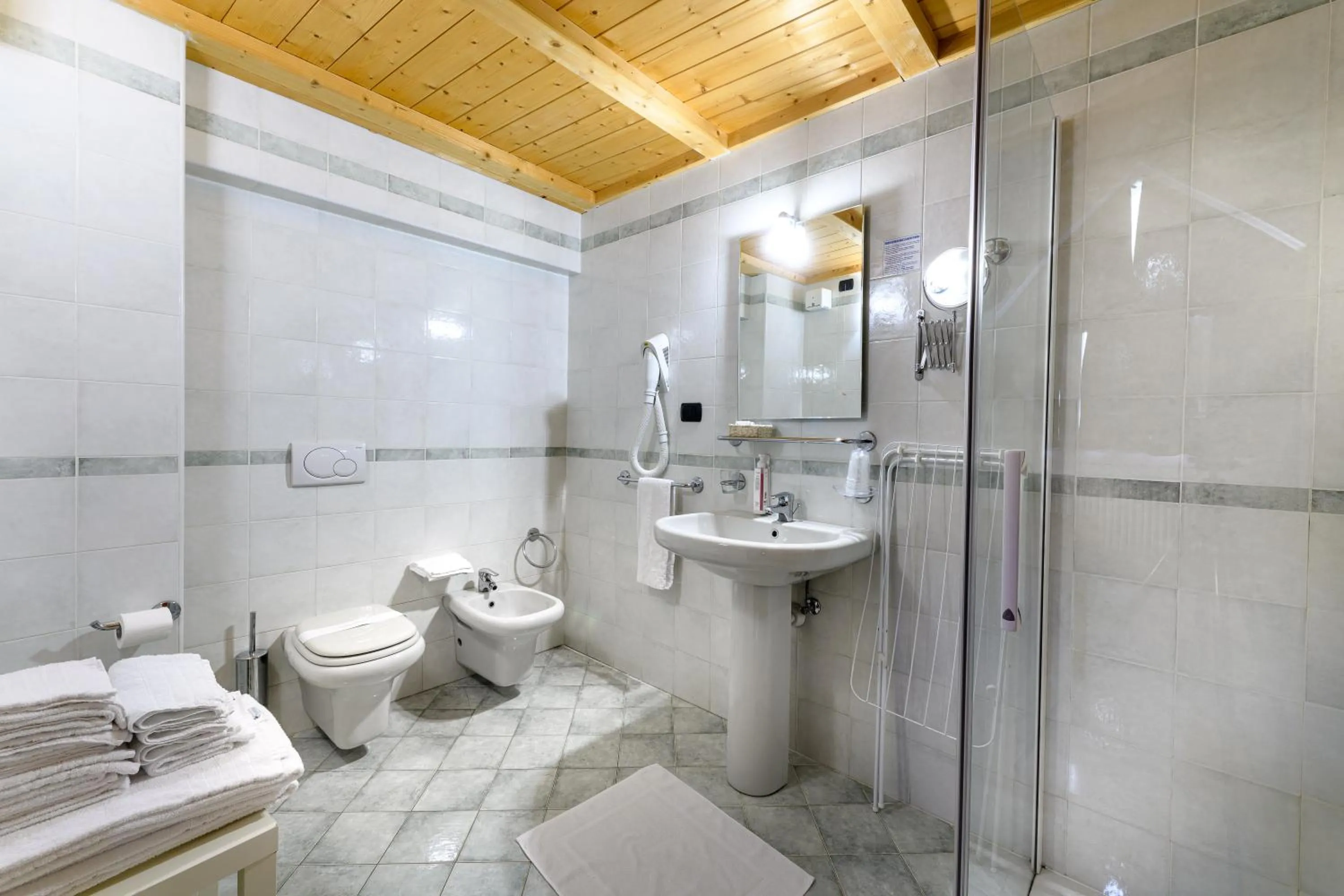 Bathroom in Hotel Garni Le Corti