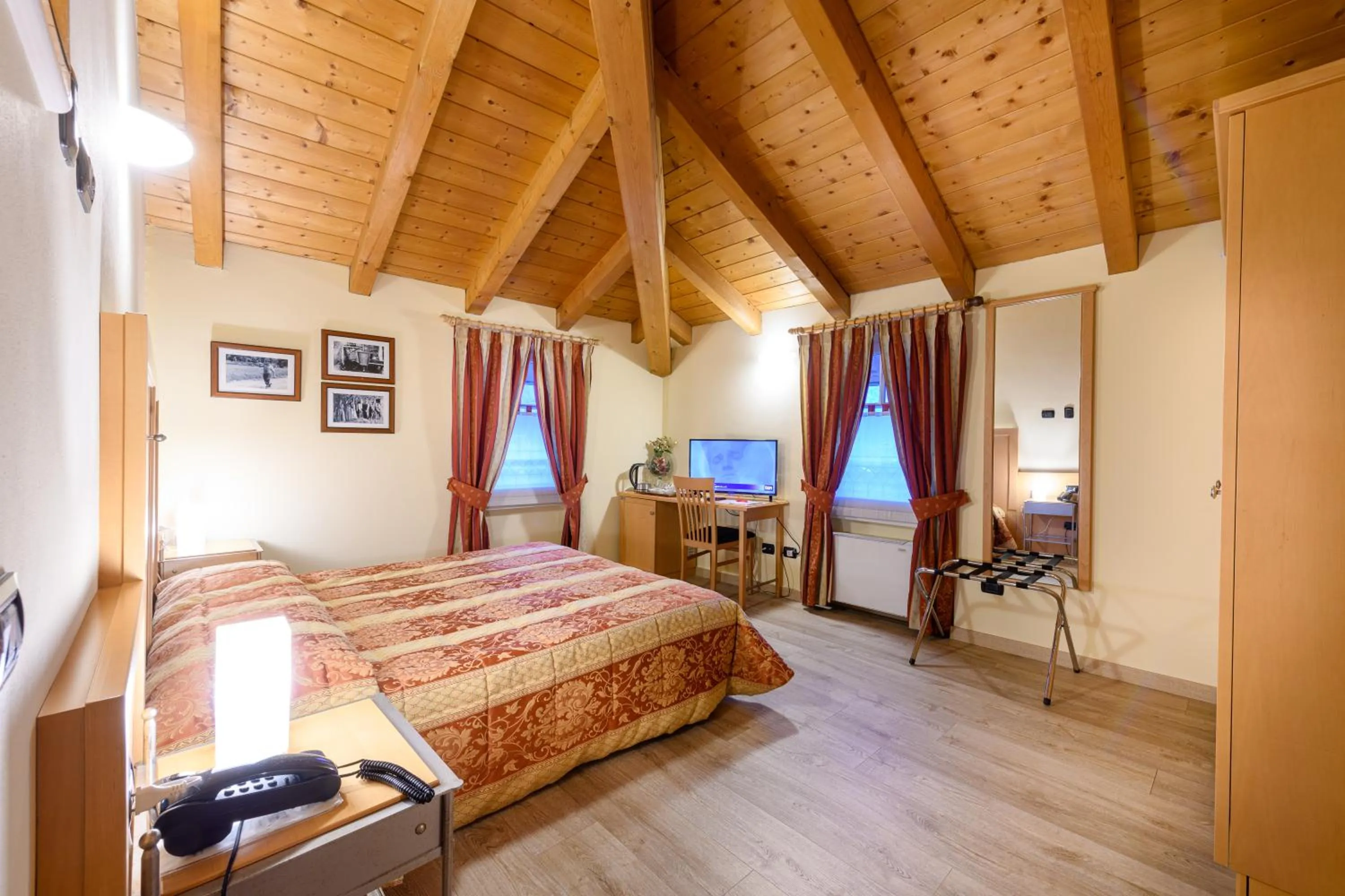 Photo of the whole room, Bed in Hotel Garni Le Corti