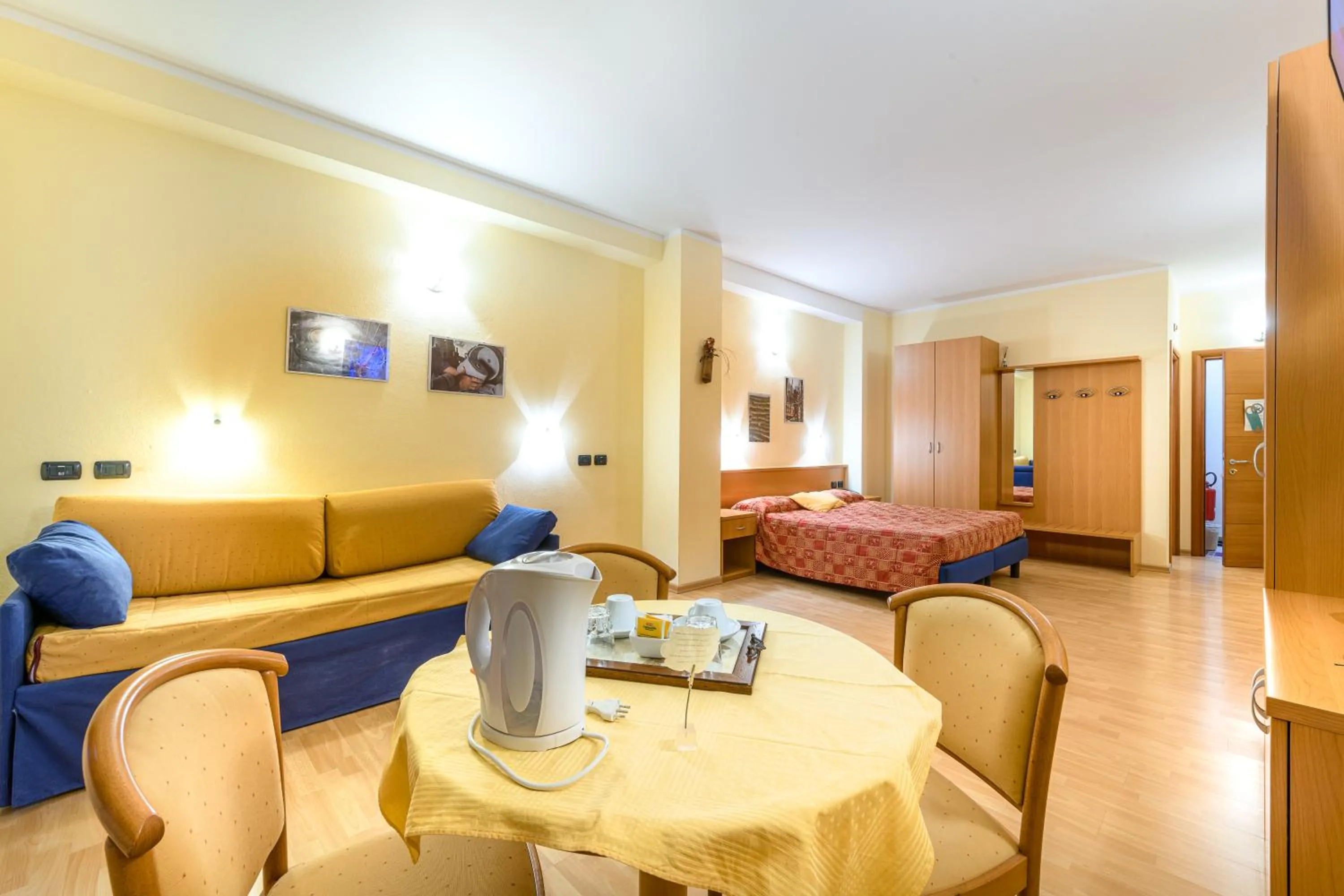 Photo of the whole room, Bed in Hotel Garni Le Corti