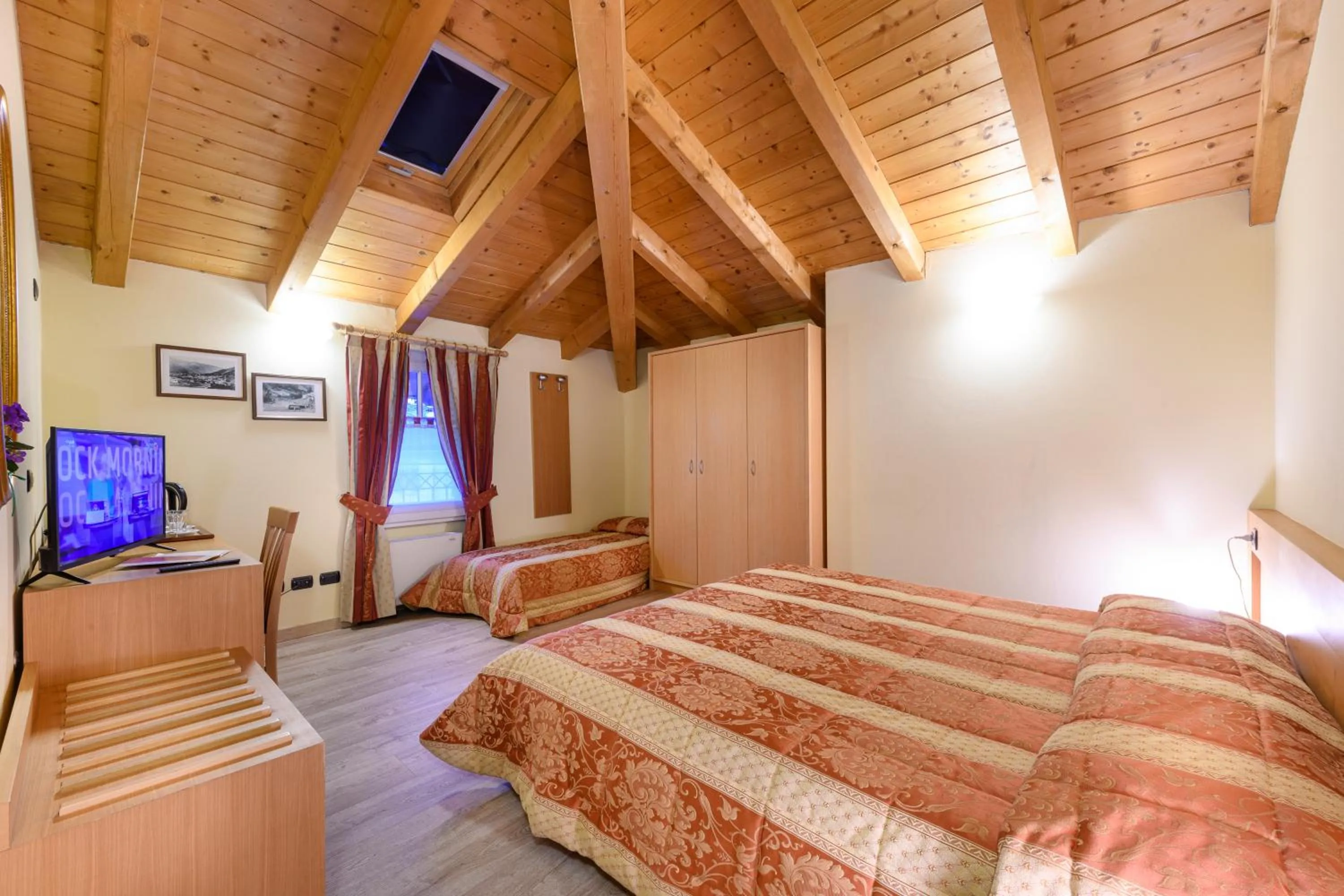 Photo of the whole room, Bed in Hotel Garni Le Corti