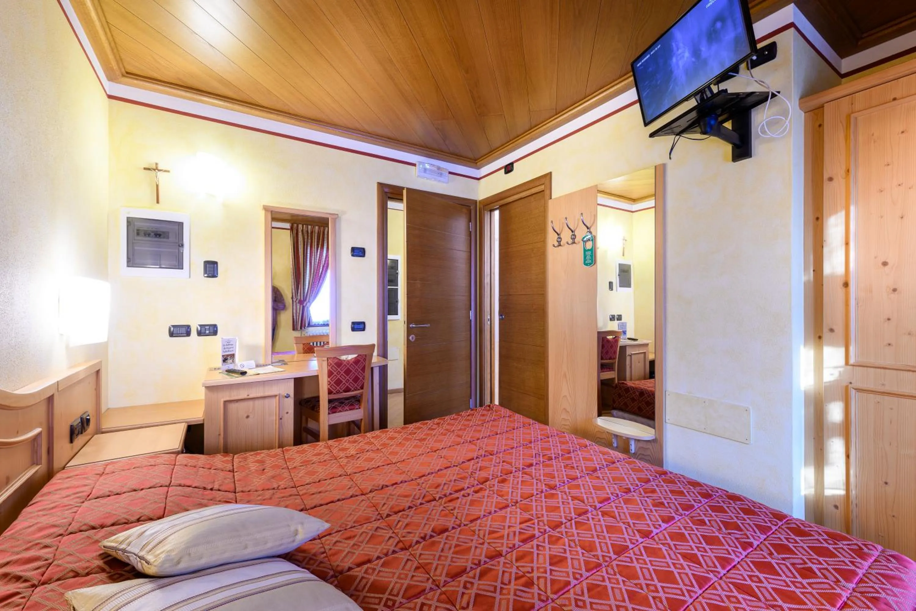 Photo of the whole room, Bed in Hotel Garni Le Corti