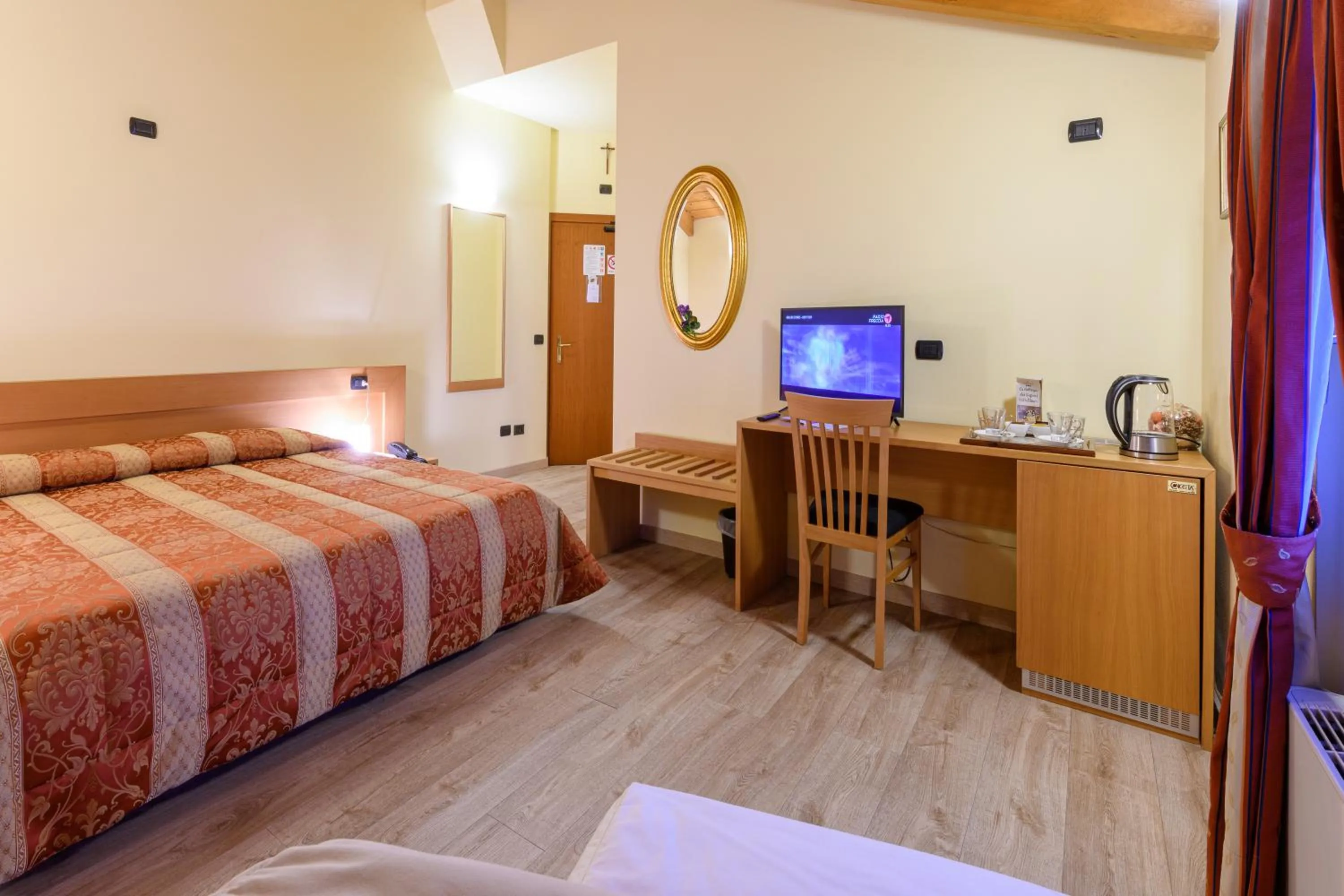 Photo of the whole room, Bed in Hotel Garni Le Corti