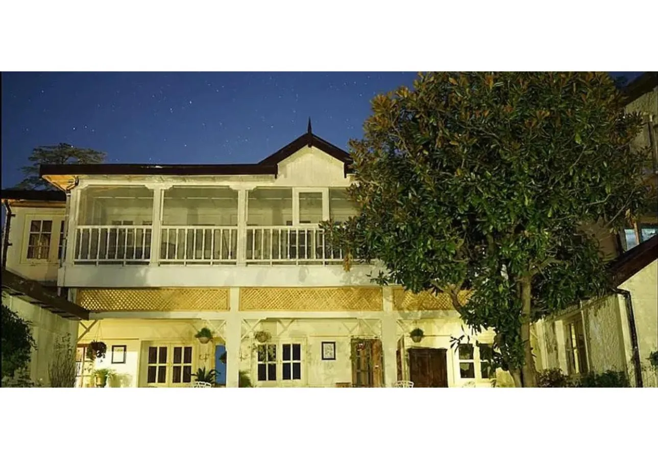 Property building in Springfields - A Heritage Palace Since 1902