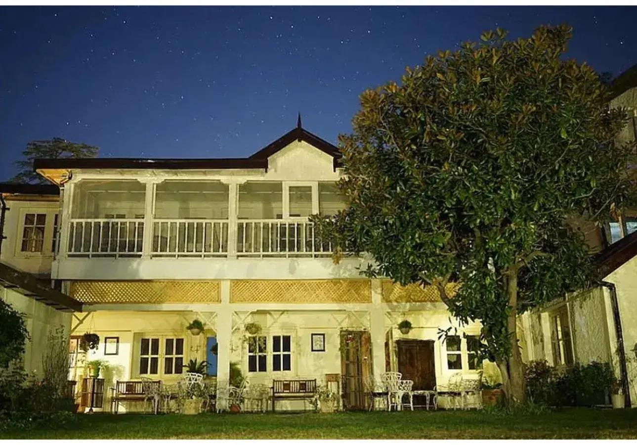 Property building in Springfields - A Heritage Palace Since 1902 Property building in Springfields - A Heritage Palace Since 1902