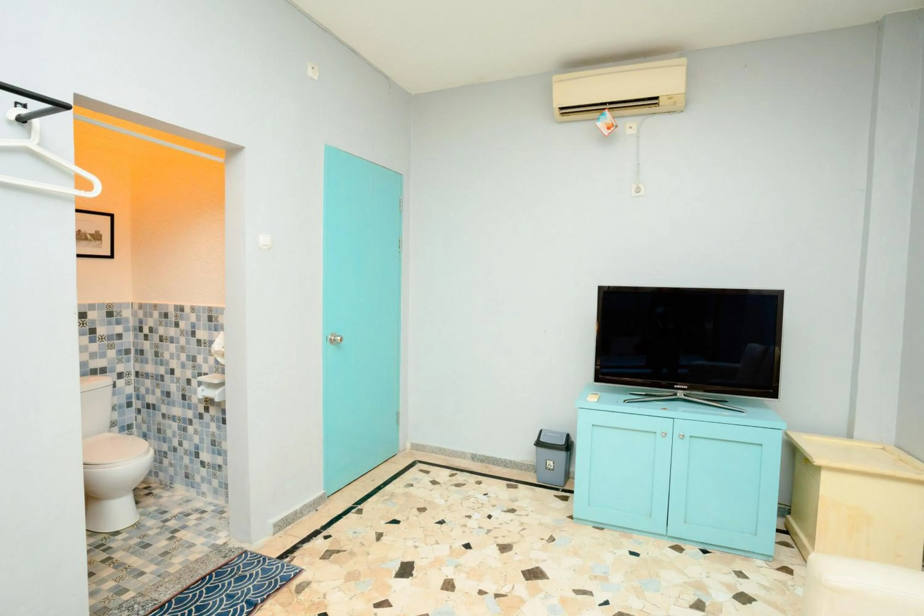 Bedroom in RedDoorz near RSUD Kota Mataram