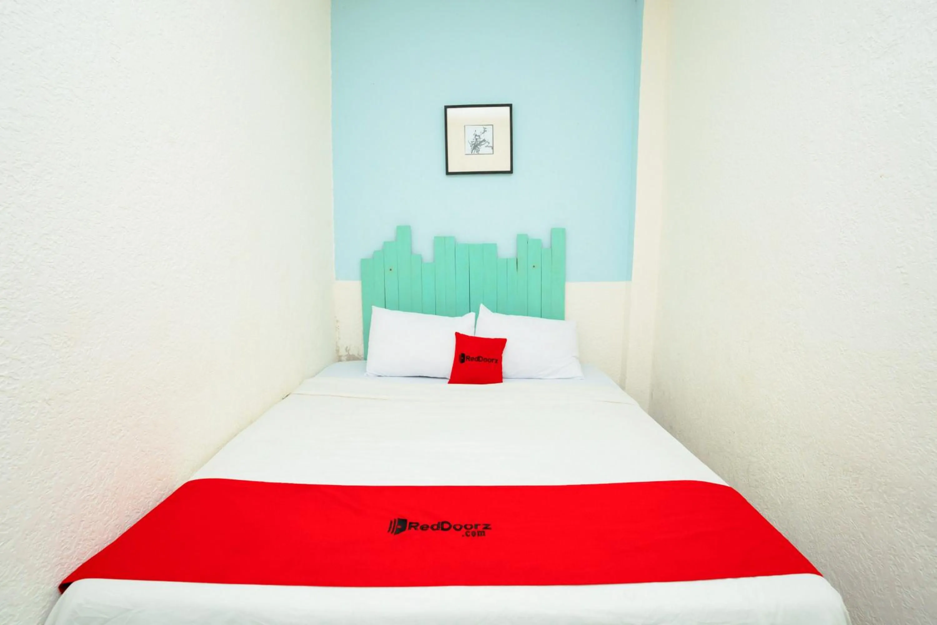 Bedroom, Bed in RedDoorz near RSUD Kota Mataram