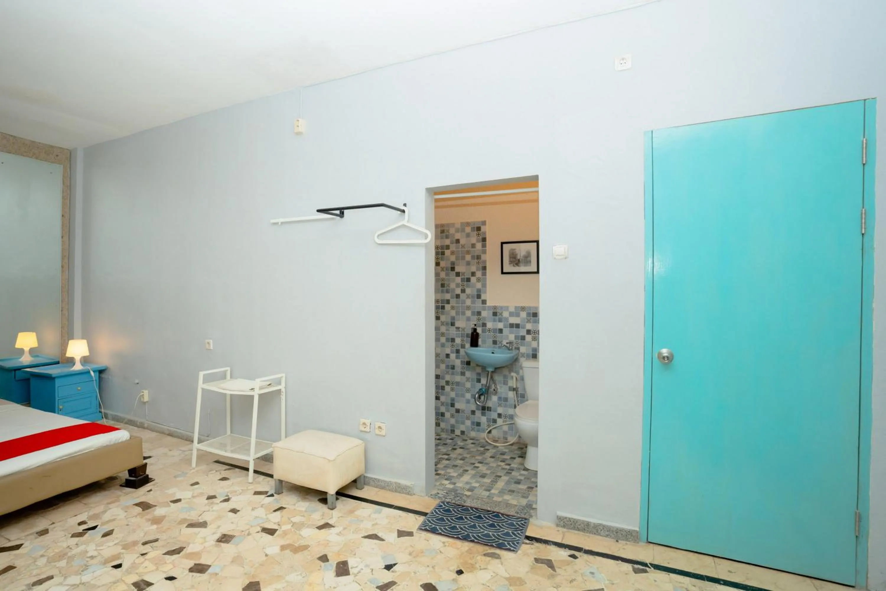 Bedroom, Bed in RedDoorz near RSUD Kota Mataram