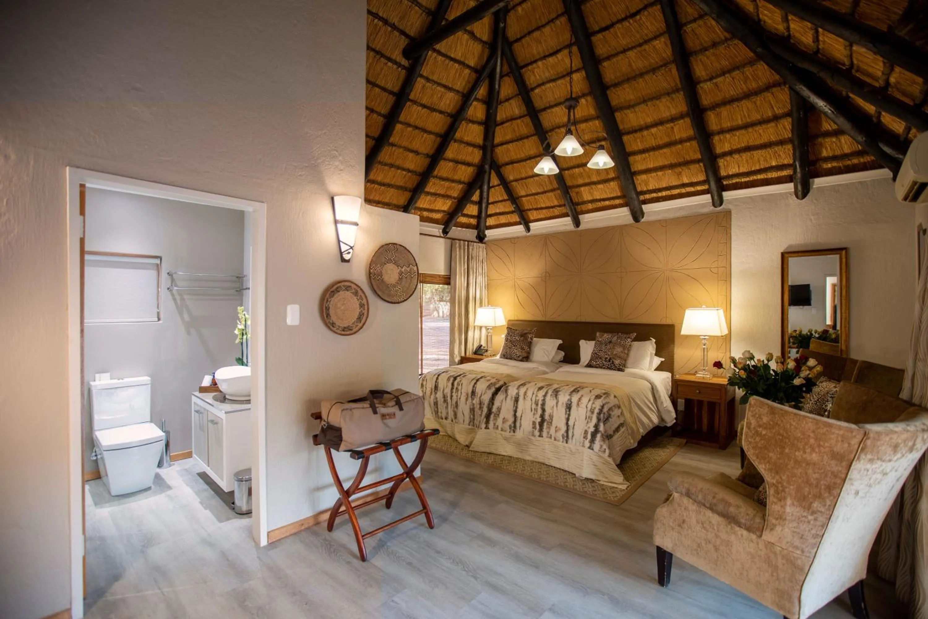 Bedroom, Bed in Mabula Game Lodge