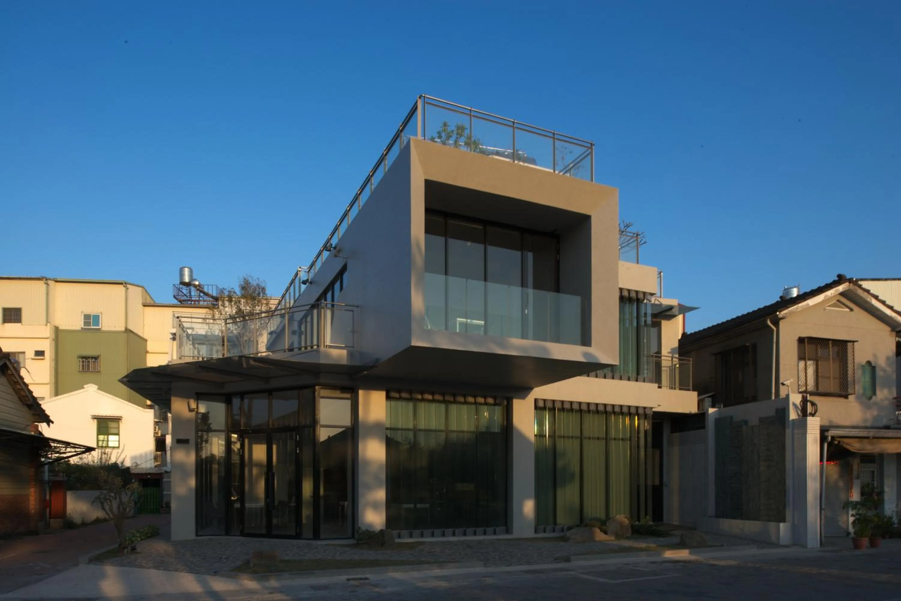 Property building in Tongzhan Design Inns