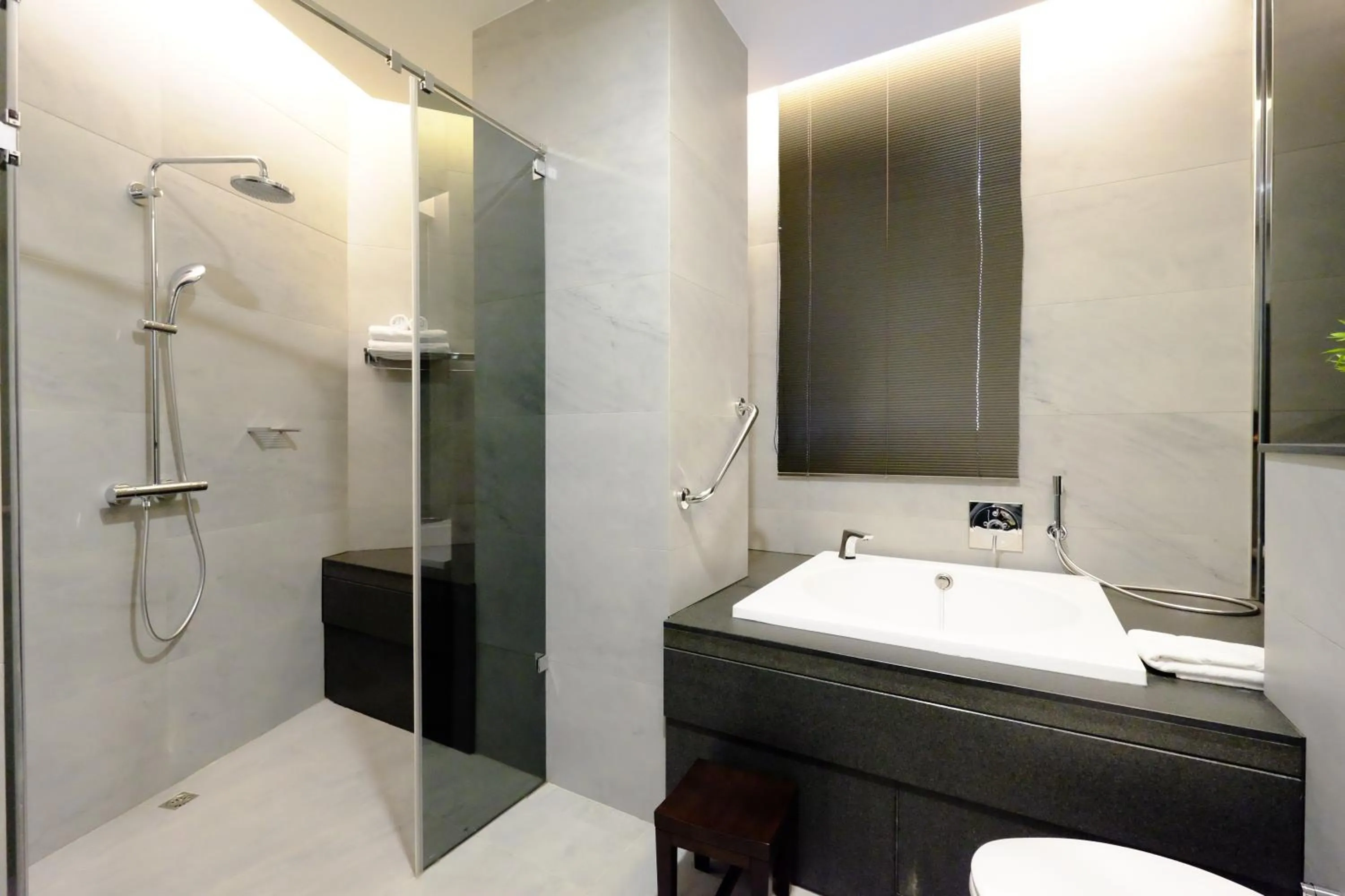 Bathroom in Tongzhan Design Inns