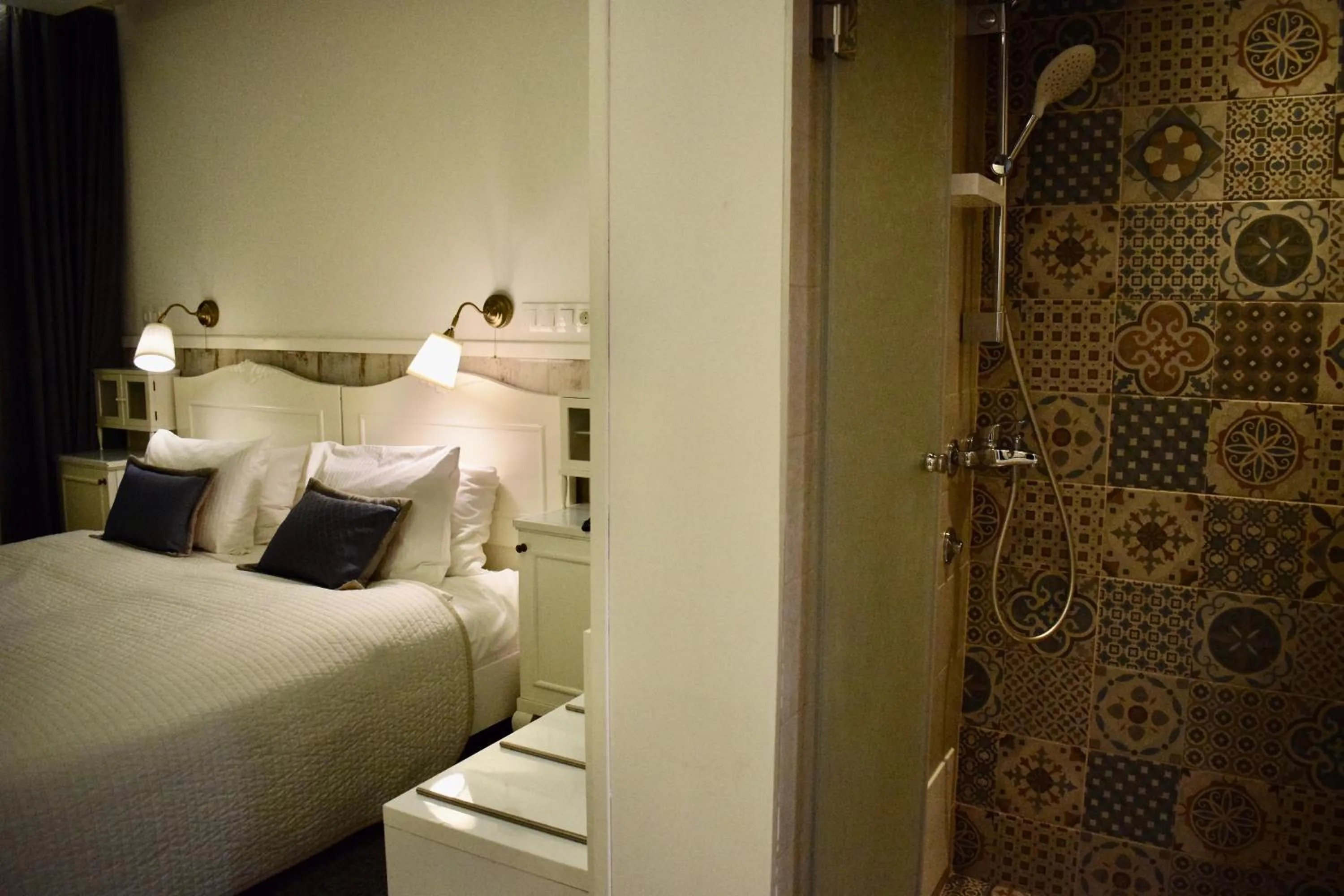 Day, Bed in Hotel Divan