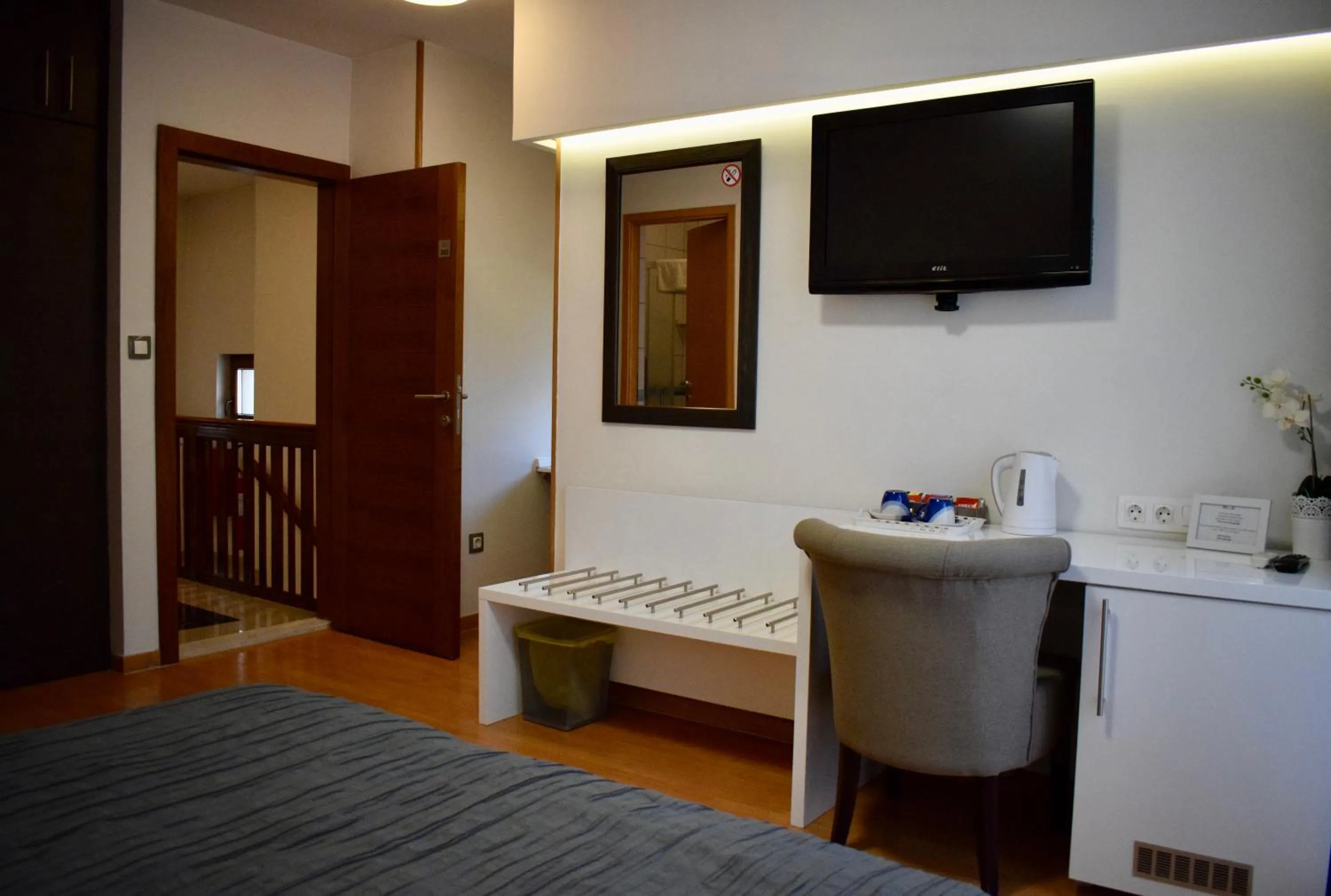 Decorative detail, Bed in Hotel Divan