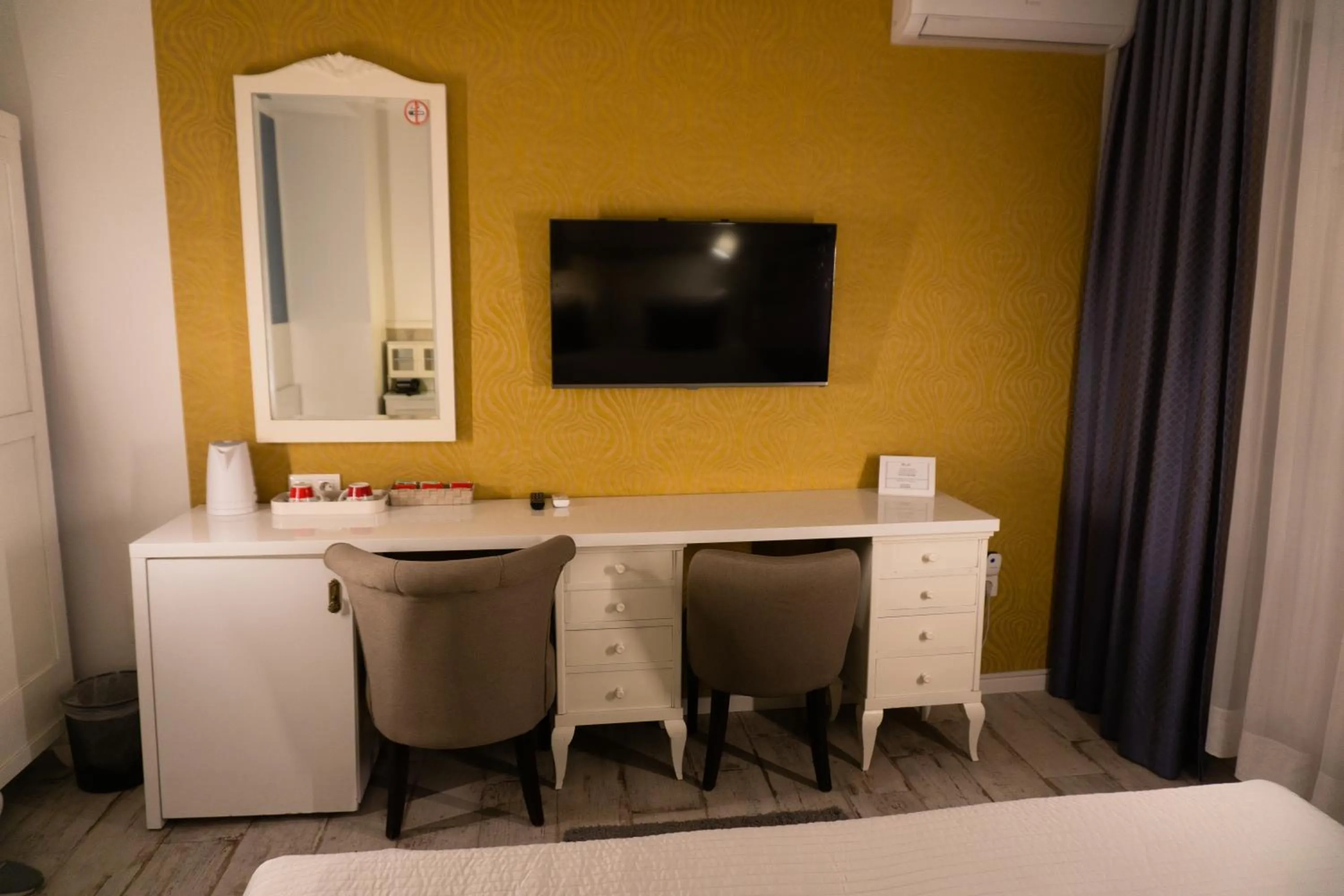 TV and multimedia in Hotel Divan