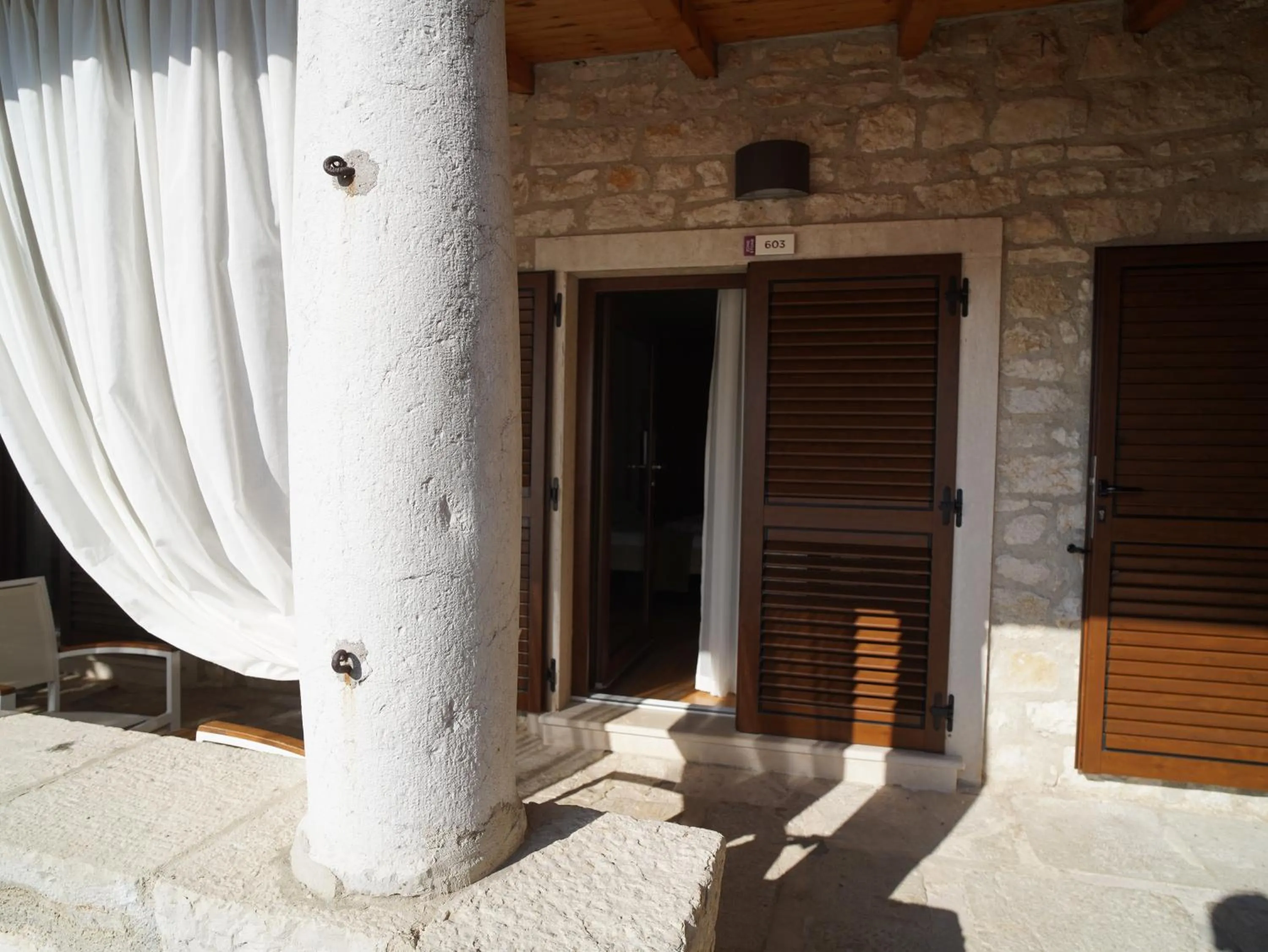 Property building in Hotel Vista