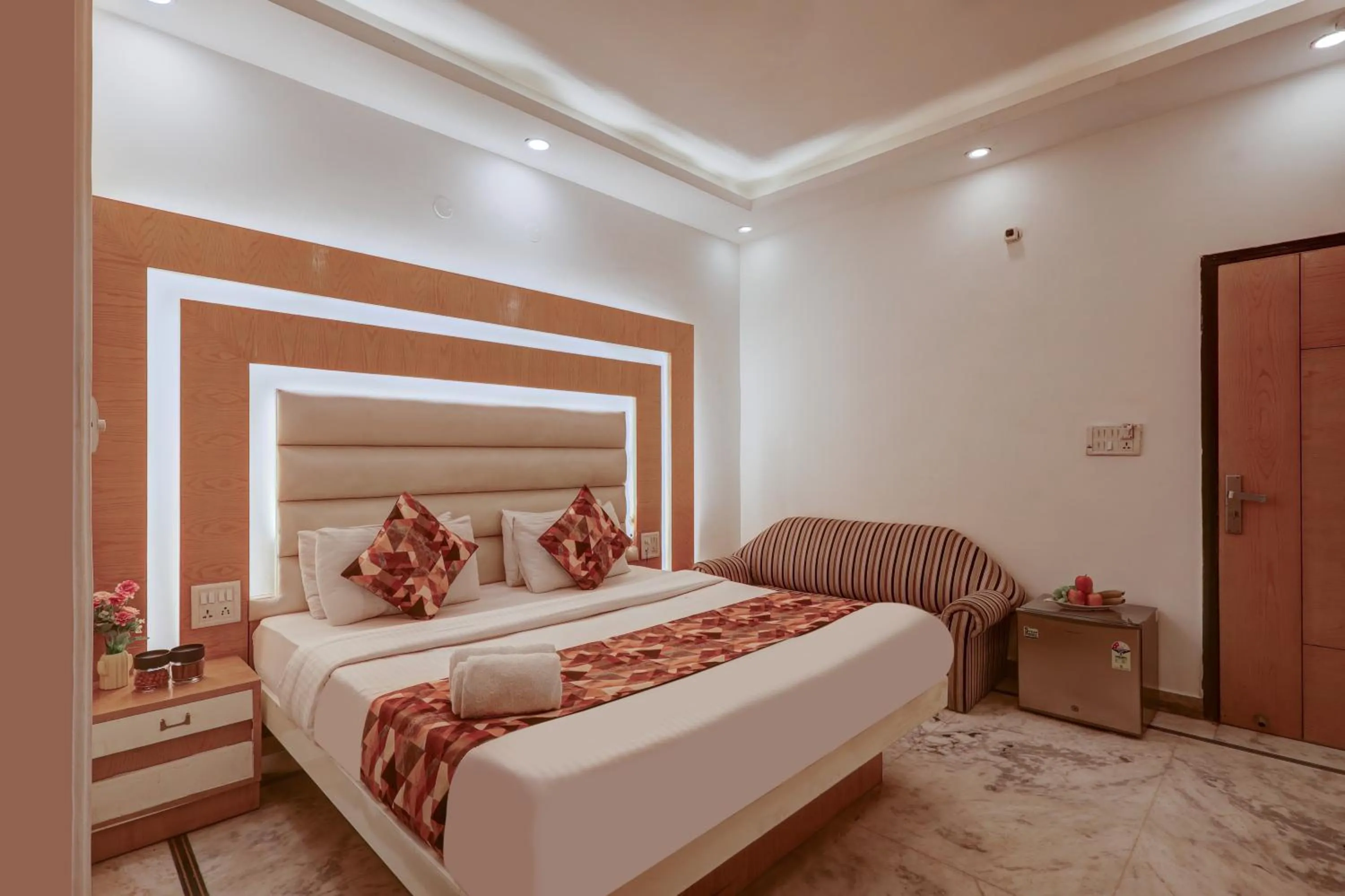 Bed in Hindustan By Backpackers Heaven - Traveller's Choice Award 2025 Best of Best Winning Hotel