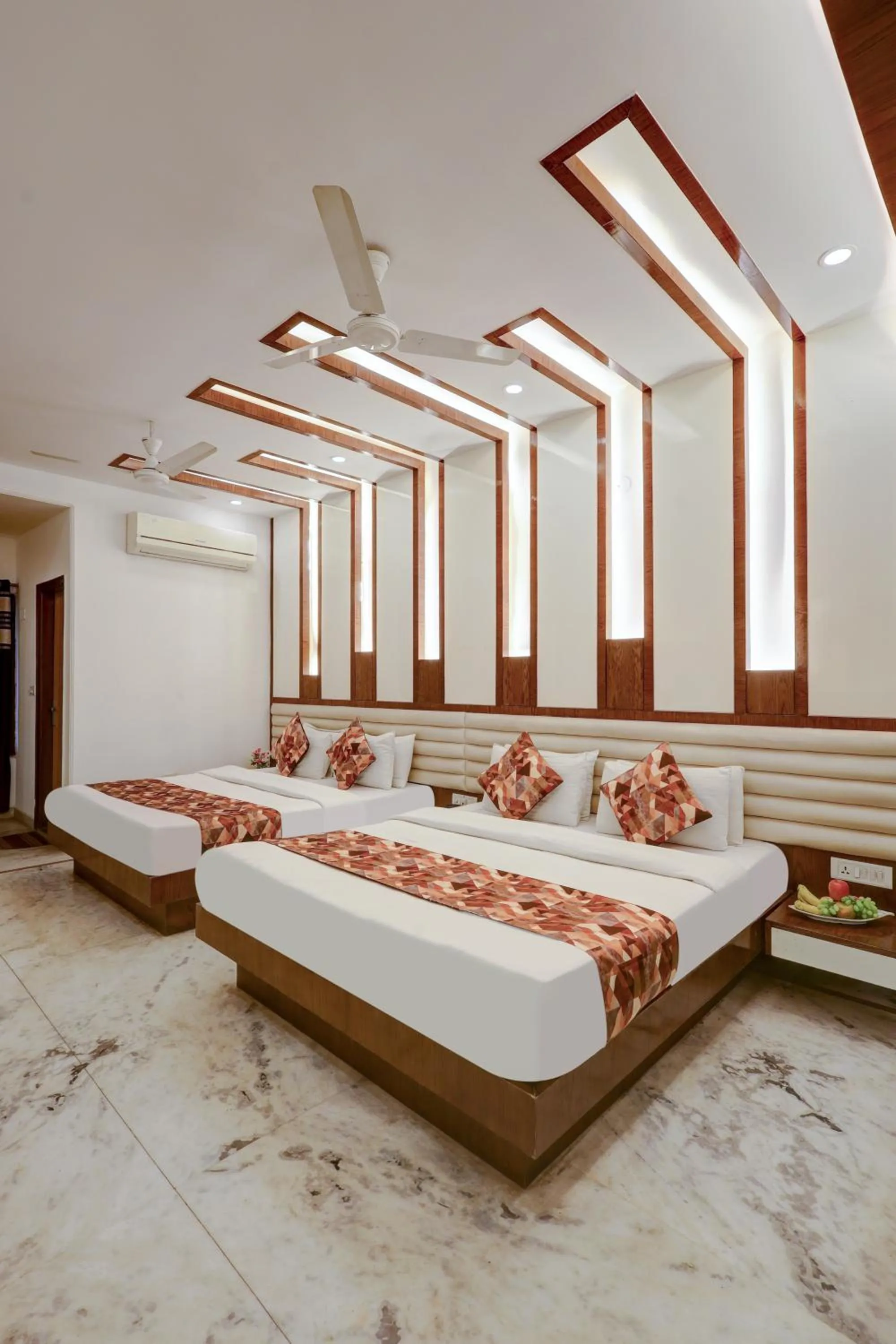 Bed in Hindustan By Backpackers Heaven - Traveller's Choice Award 2025 Best of Best Winning Hotel