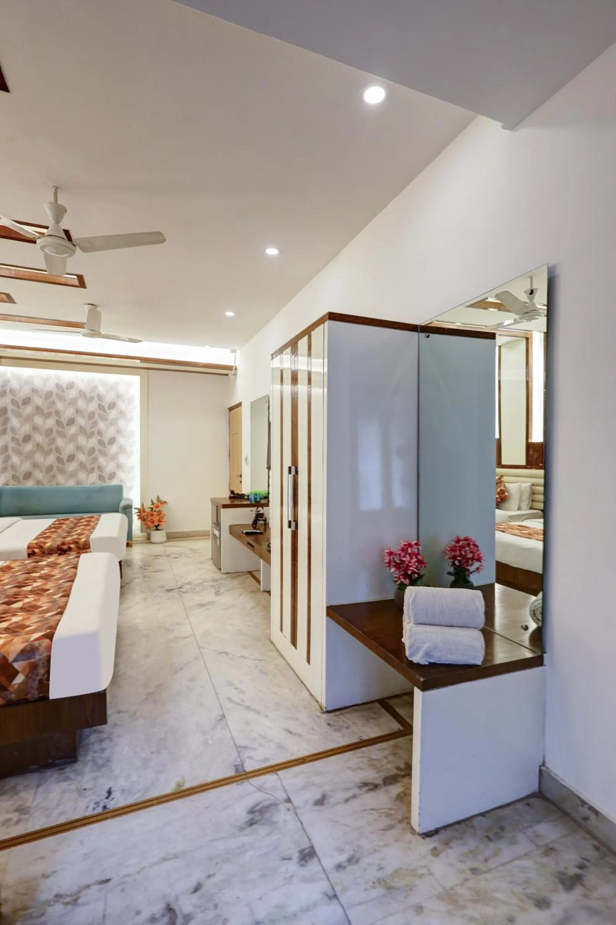 Bed in Hindustan By Backpackers Heaven - Traveller's Choice Award 2025 Best of Best Winning Hotel