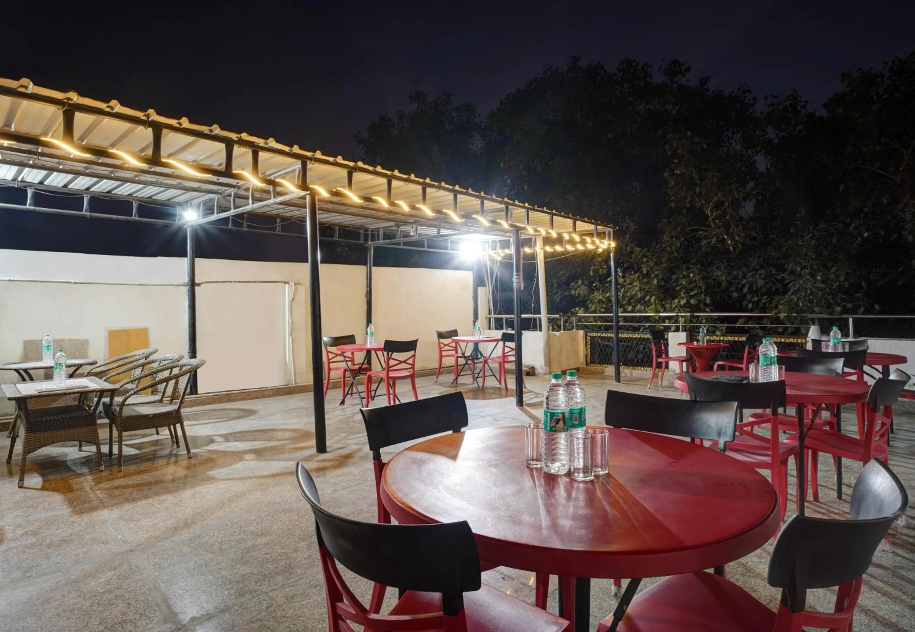 Restaurant/places to eat in Hindustan By Backpackers Heaven - Traveller's Choice Award 2025 Best of Best Winning Hotel