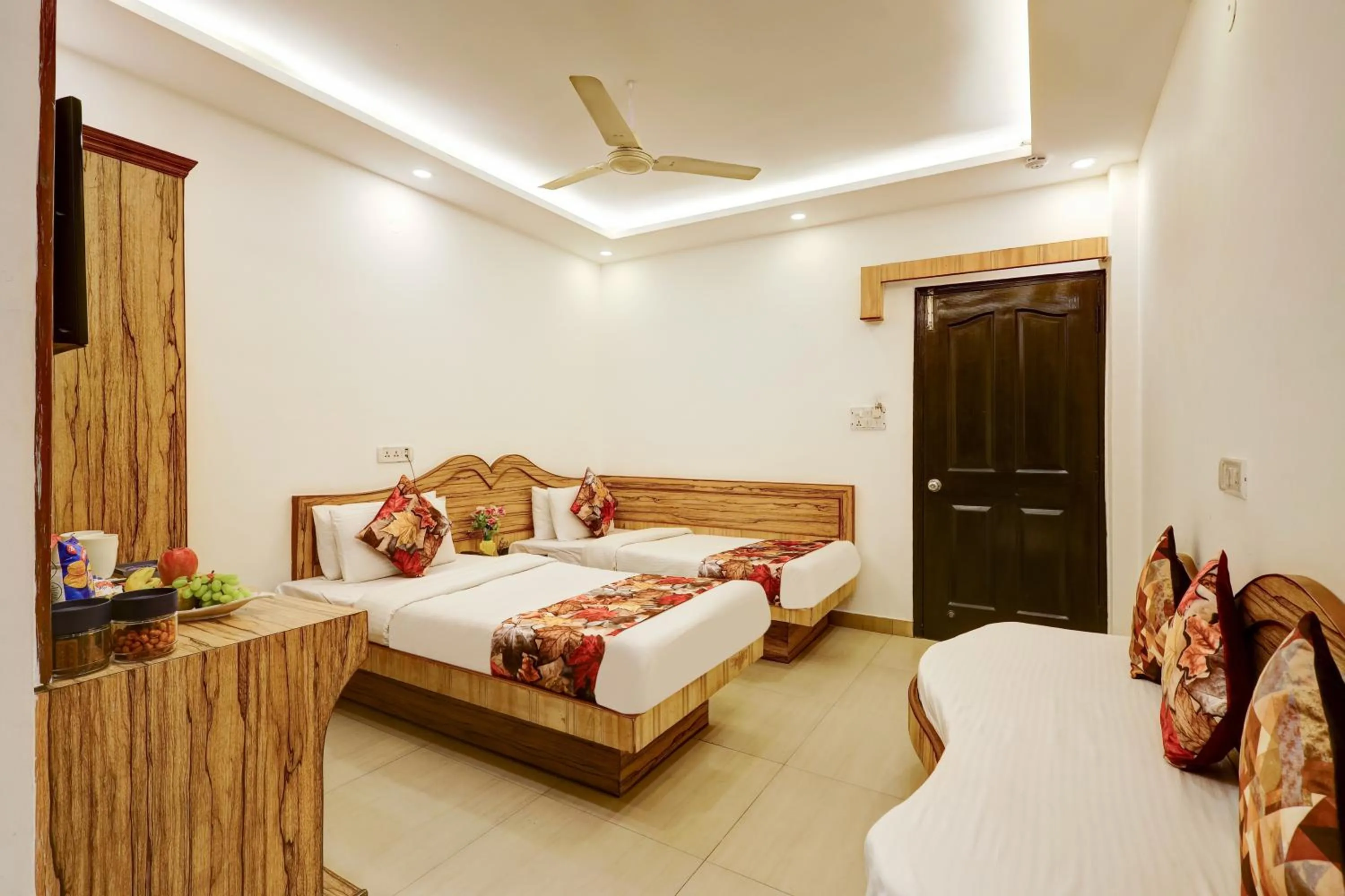 Bed in Hindustan By Backpackers Heaven - Traveller's Choice Award 2025 Best of Best Winning Hotel
