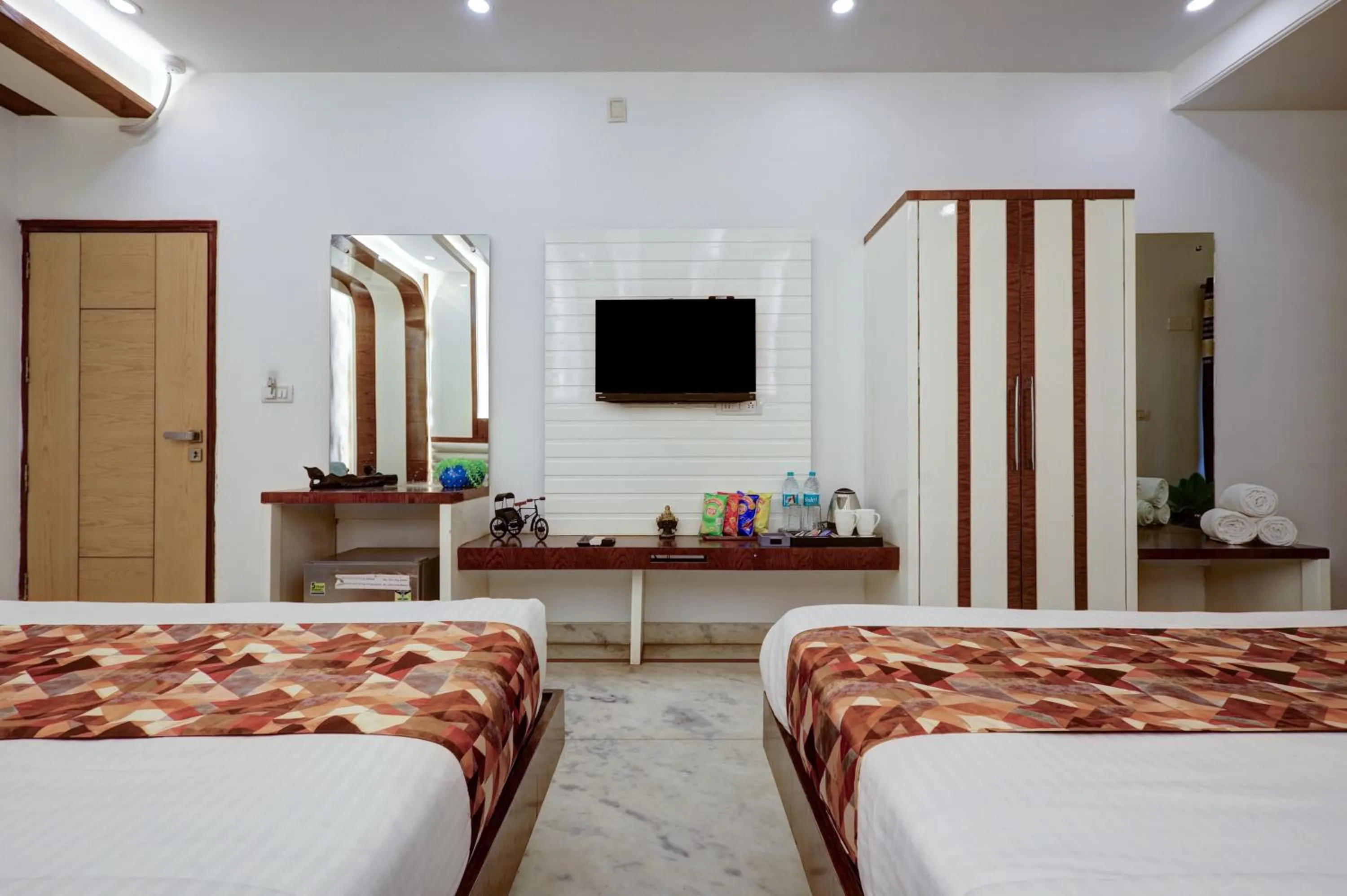 Bed in Hindustan By Backpackers Heaven - Traveller's Choice Award 2025 Best of Best Winning Hotel