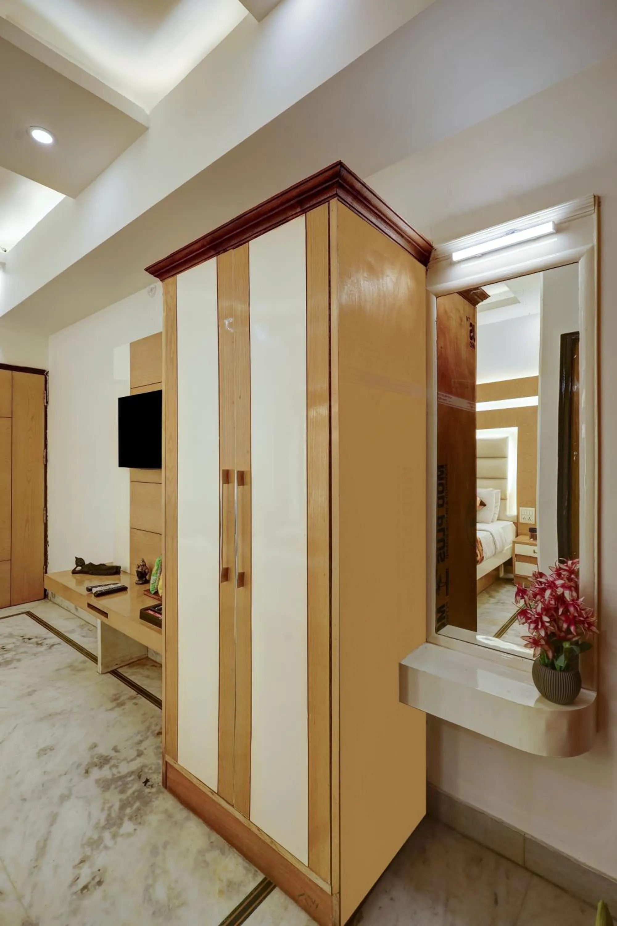 TV and multimedia in Hindustan By Backpackers Heaven - Traveller's Choice Award 2025 Best of Best Winning Hotel