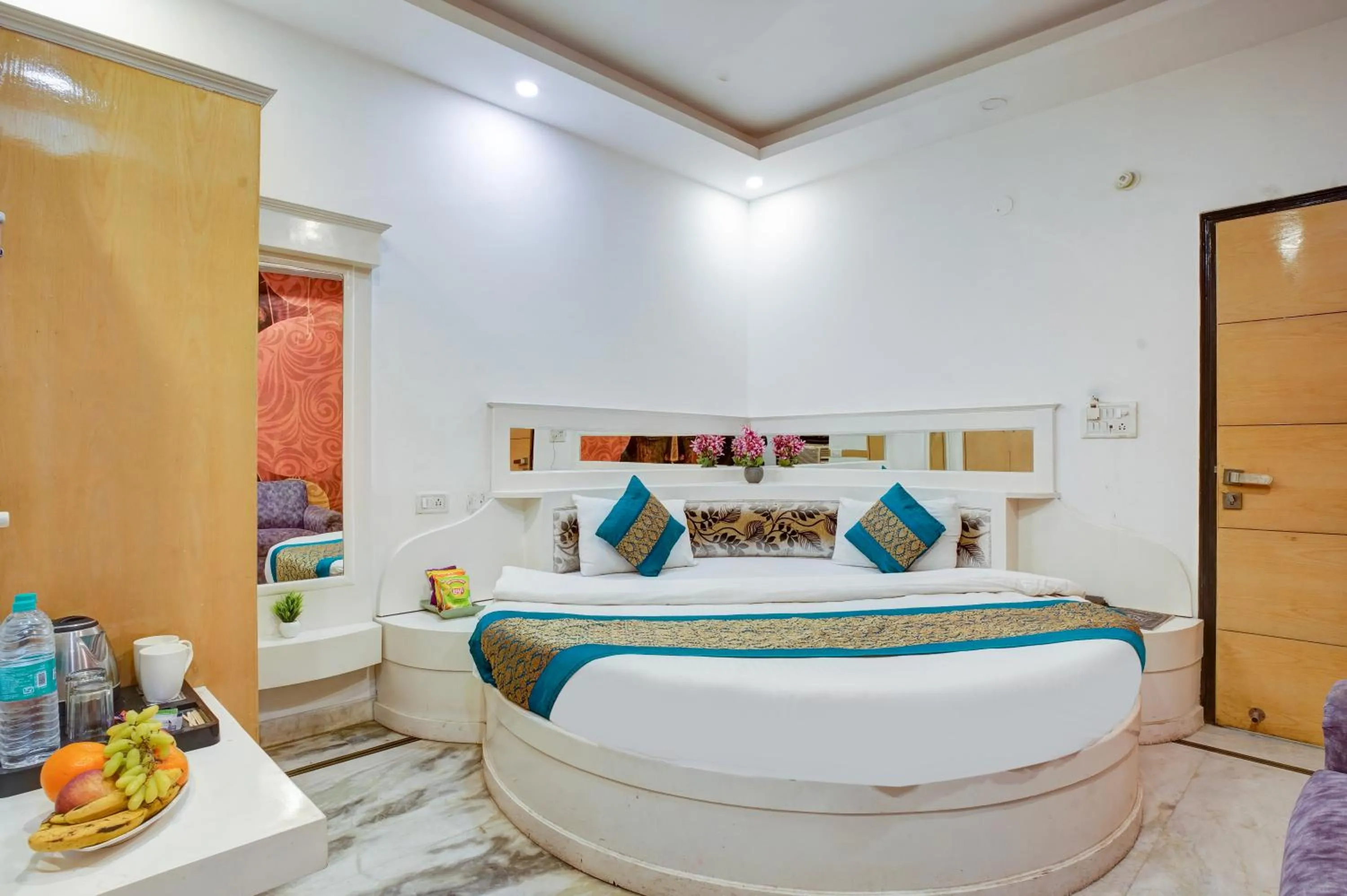 Bed in Hindustan By Backpackers Heaven - Traveller's Choice Award 2025 Best of Best Winning Hotel