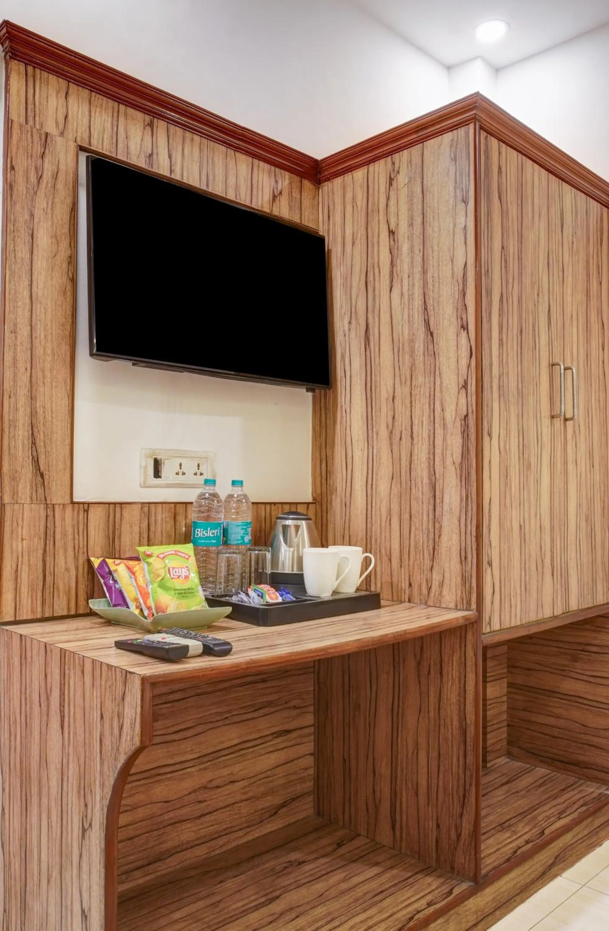 TV and multimedia in Hindustan By Backpackers Heaven - Traveller's Choice Award 2025 Best of Best Winning Hotel