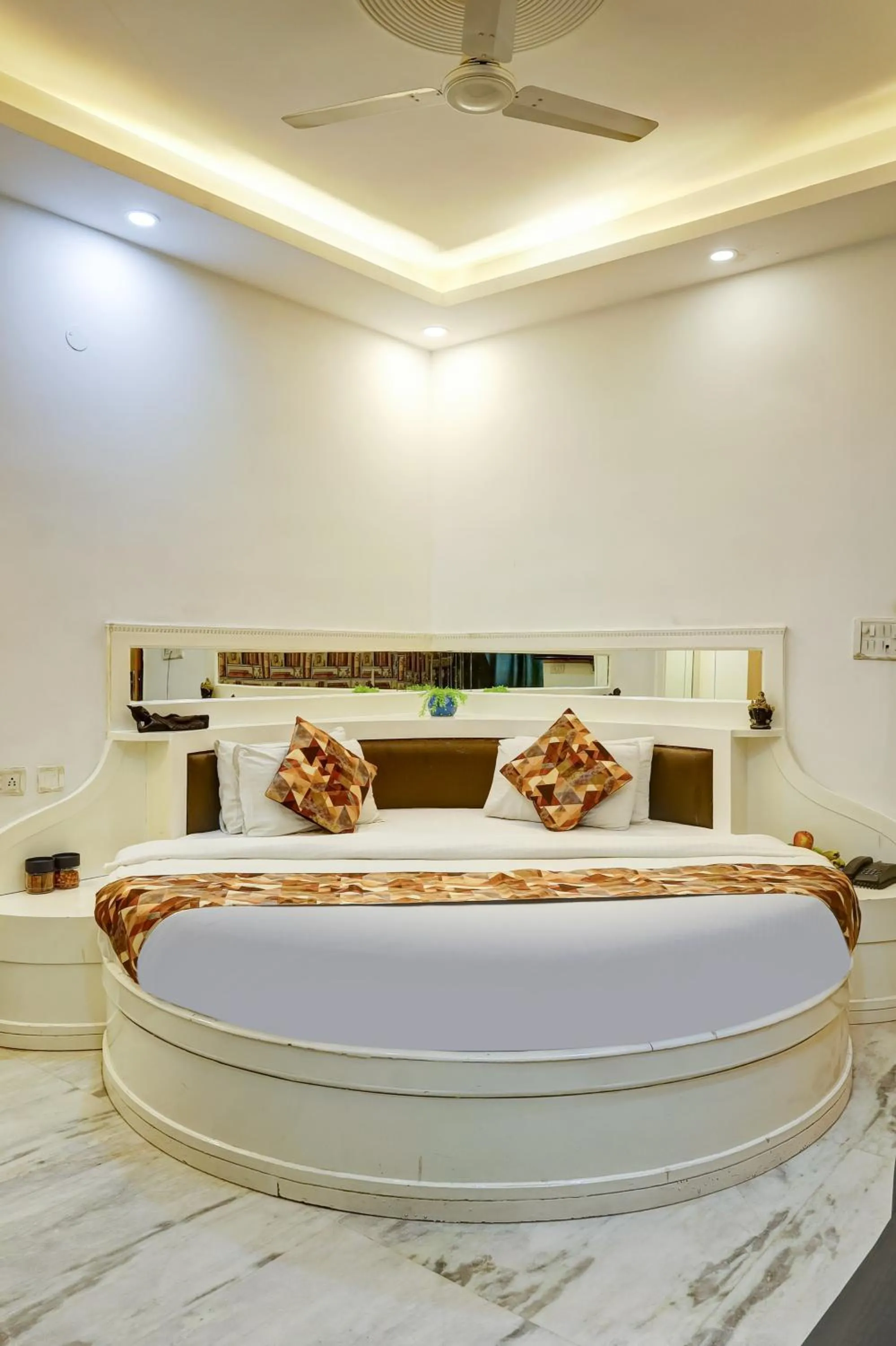 Bed in Hindustan By Backpackers Heaven - Traveller's Choice Award 2025 Best of Best Winning Hotel