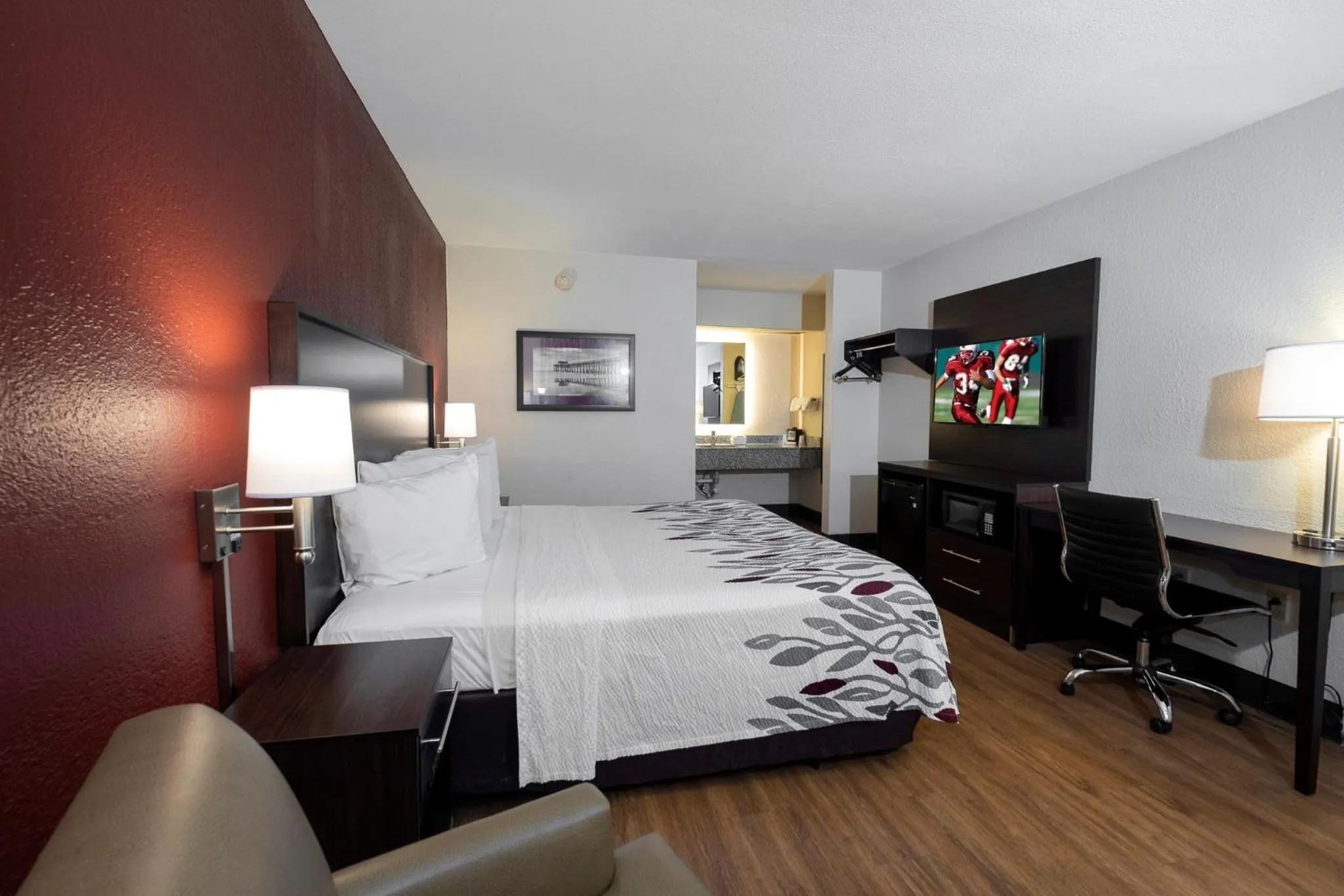 Bedroom, Bed in Red Roof Inn Gulf Shores