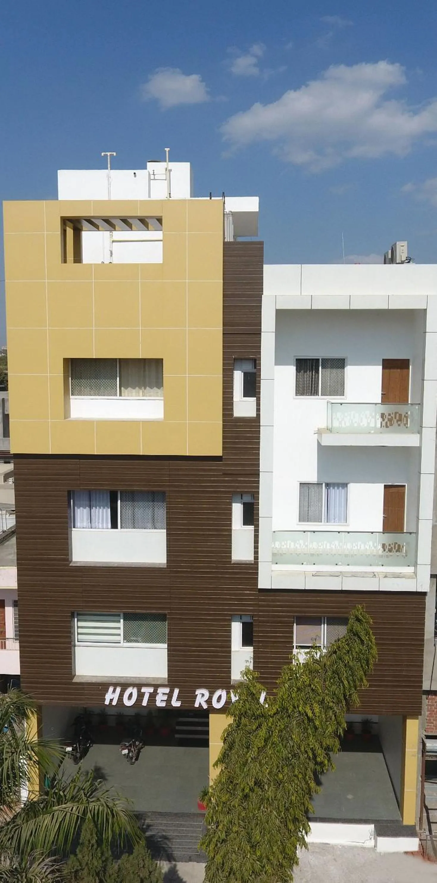 Property building in Royal Hopp-Inn Chittorgard