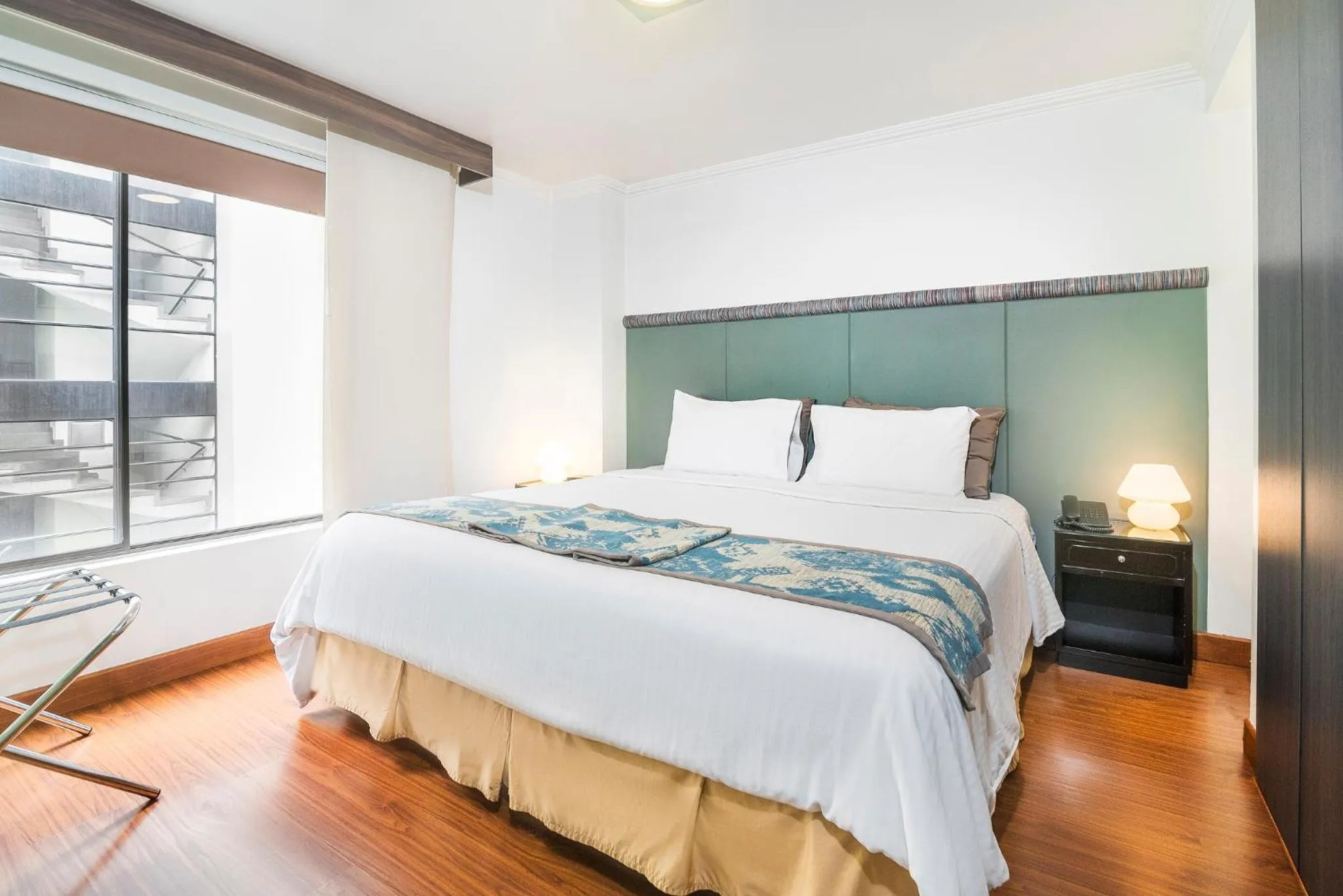 Bedroom, Bed in Lloyds Apartasuites Parque 93