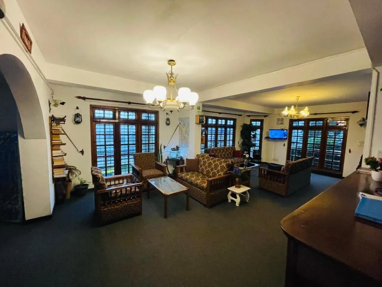 Living room in New Royal Mount Hotel