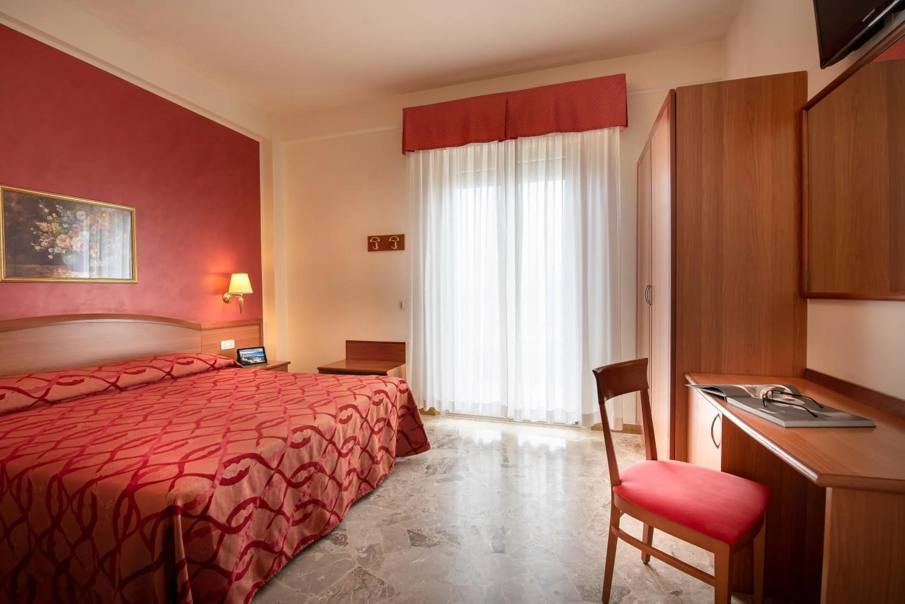 Photo of the whole room, Bed in Hotel Tiffany