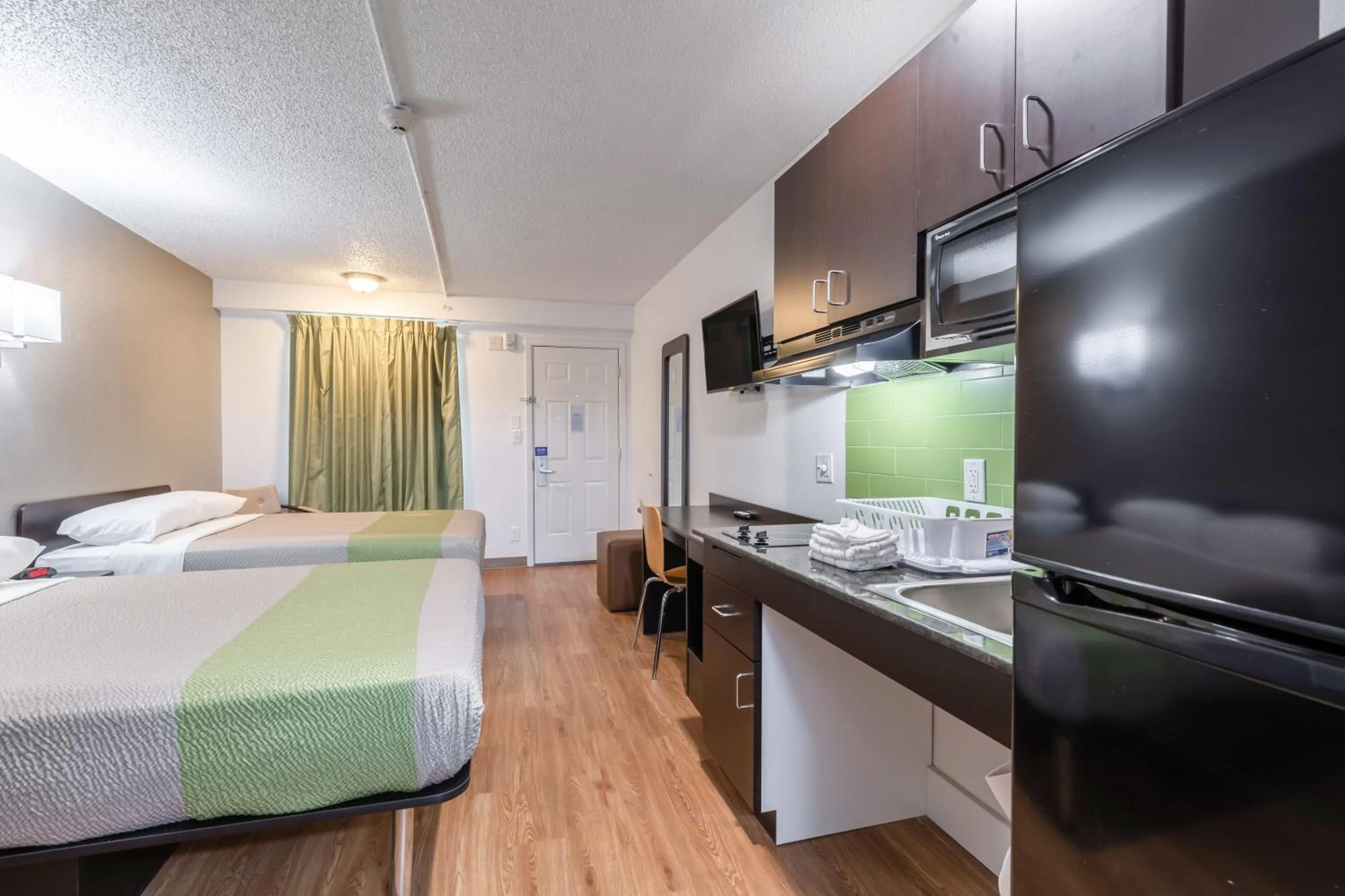 Bedroom, Bed in Studio 6-Bryan, TX - University Area