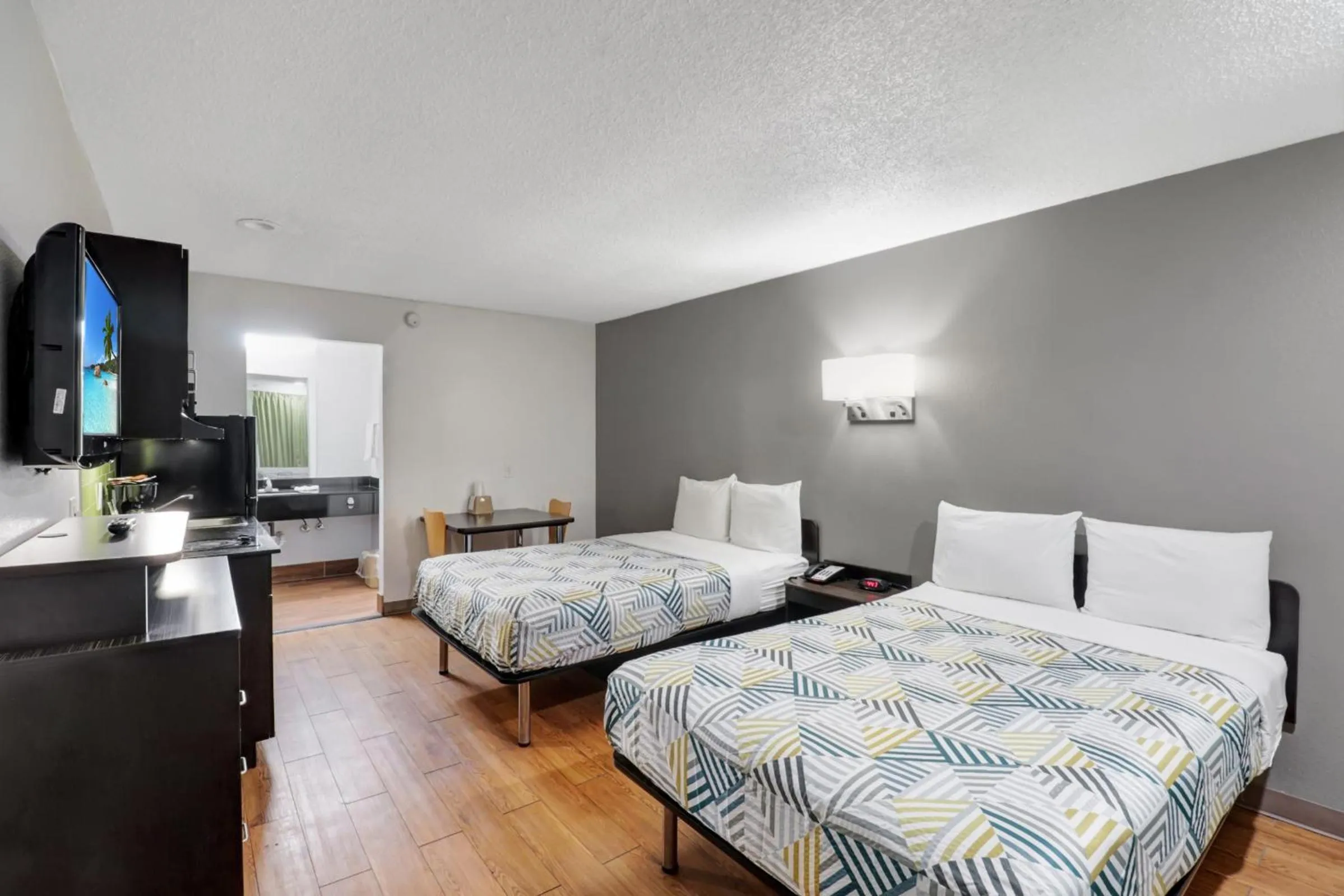 Bed in Studio 6-Bryan, TX - University Area