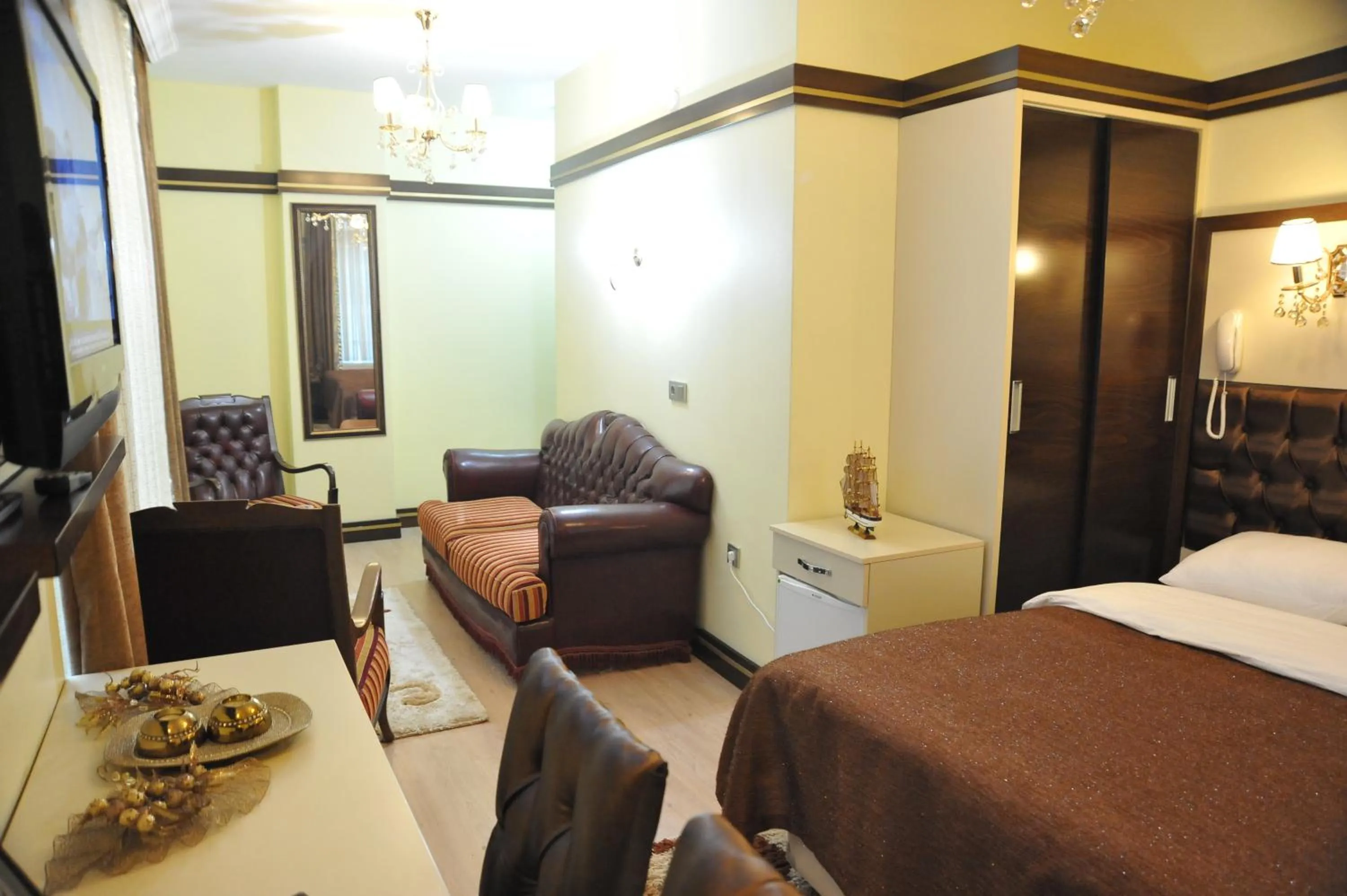 Photo of the whole room, Bed in Gloria Tibi Hotel