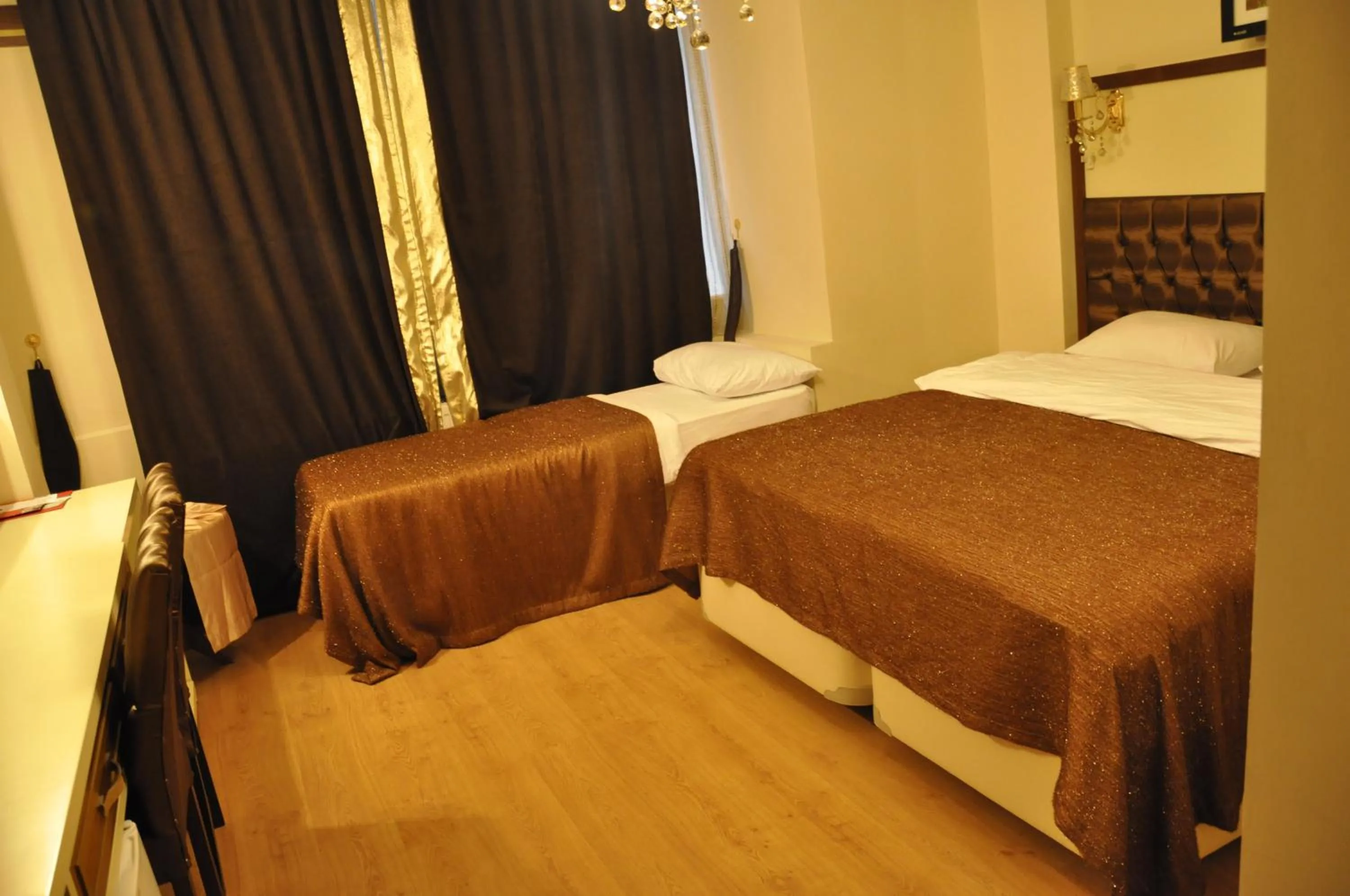Photo of the whole room, Bed in Gloria Tibi Hotel