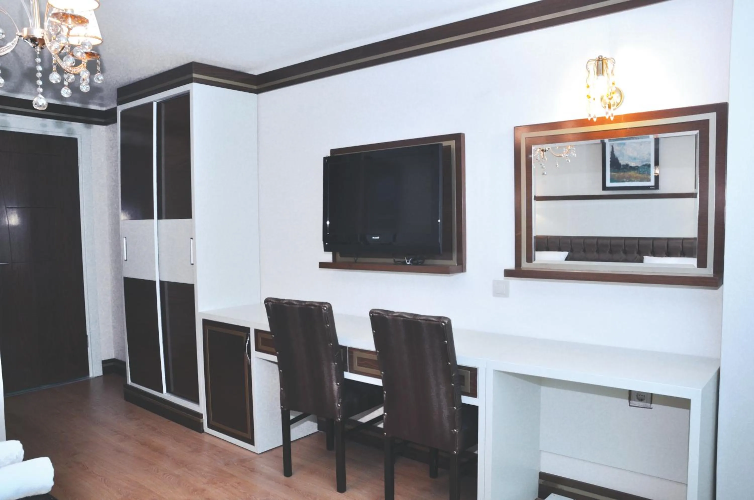 TV and multimedia in Gloria Tibi Hotel