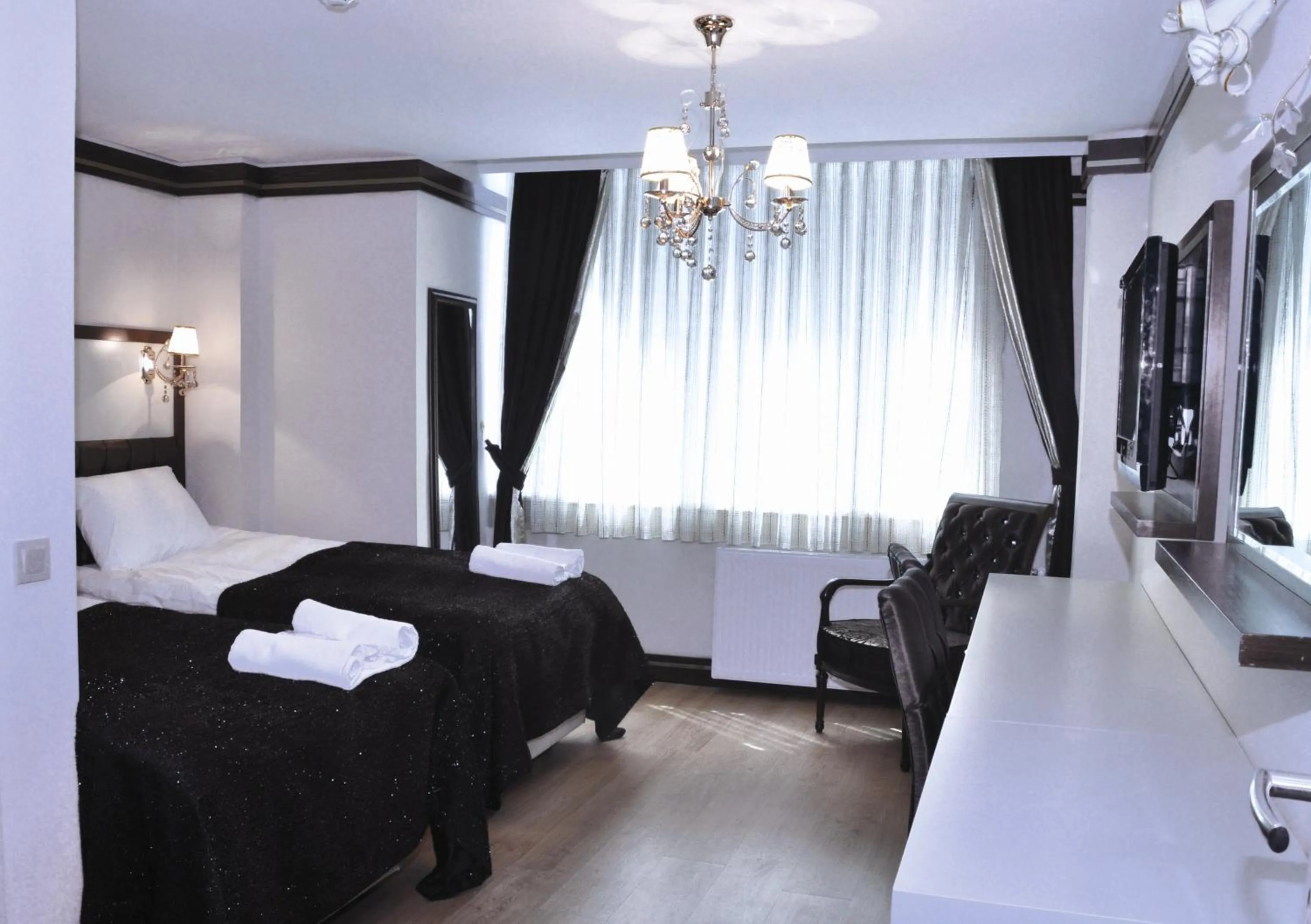 Photo of the whole room, Bed in Gloria Tibi Hotel