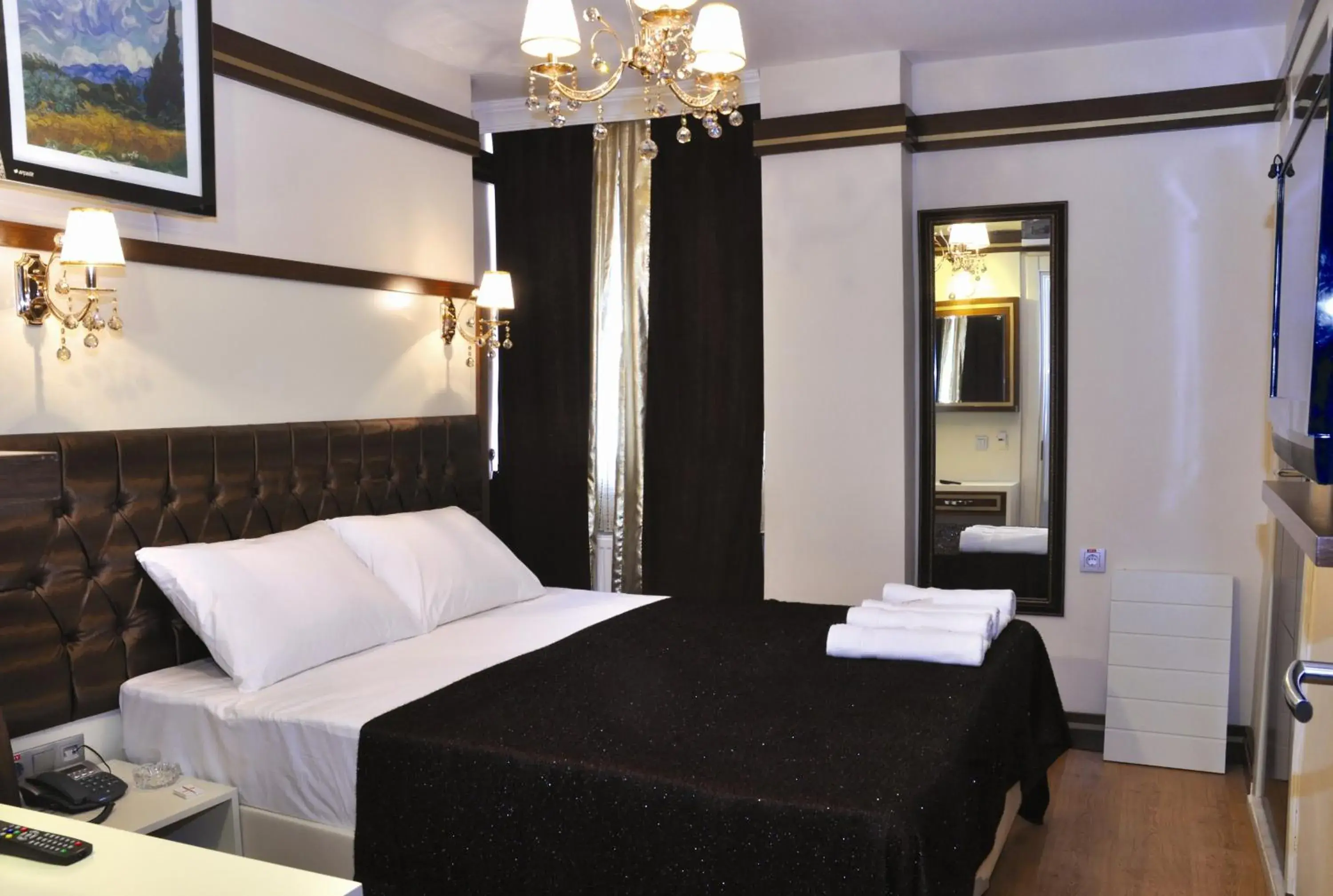 Photo of the whole room, Bed in Gloria Tibi Hotel Photo of the whole room, Bed in Gloria Tibi Hotel