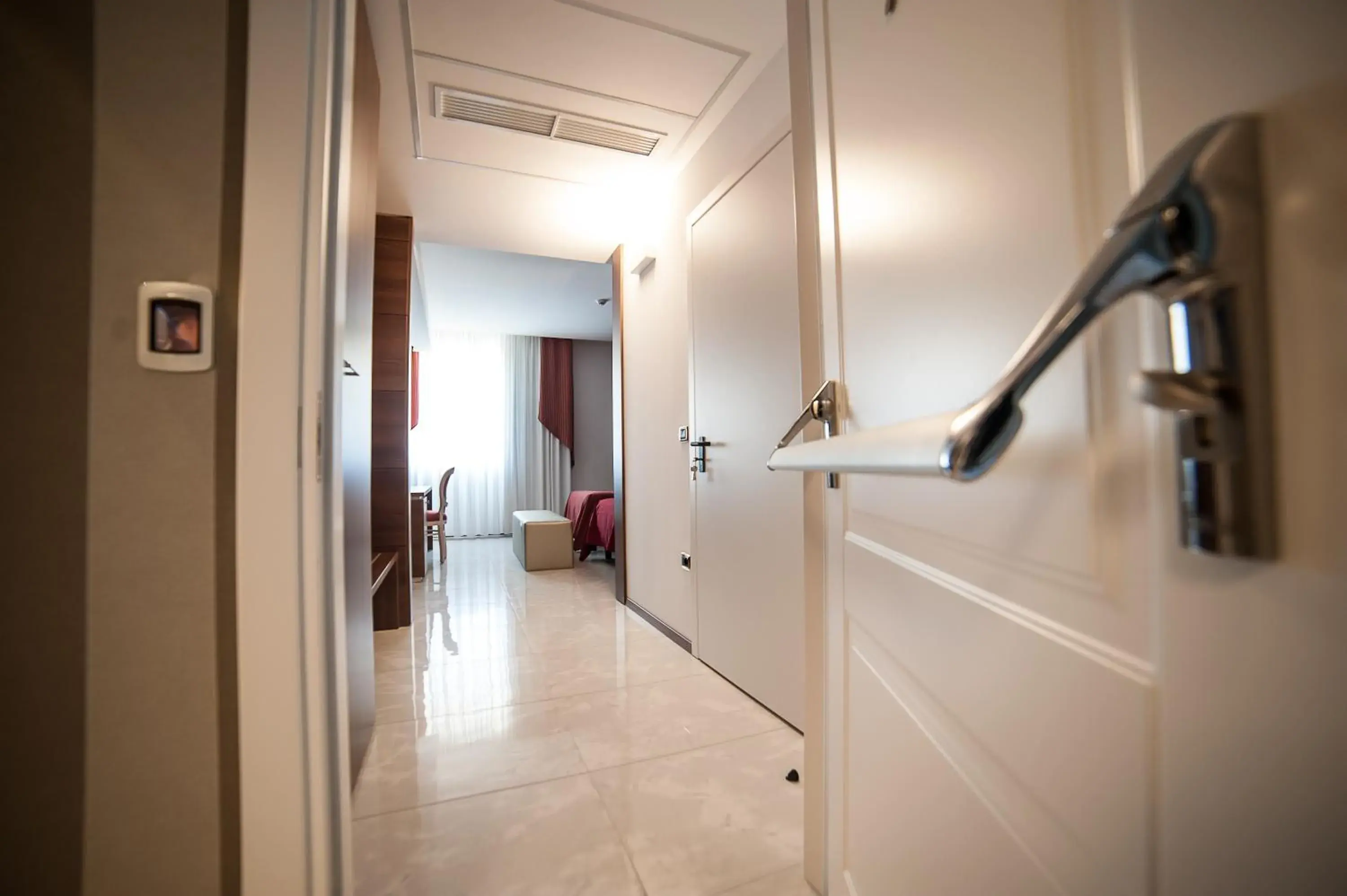 Twin Room - Disability Access in Family Center Hotel Twin Room - Disability Access in Family Center Hotel