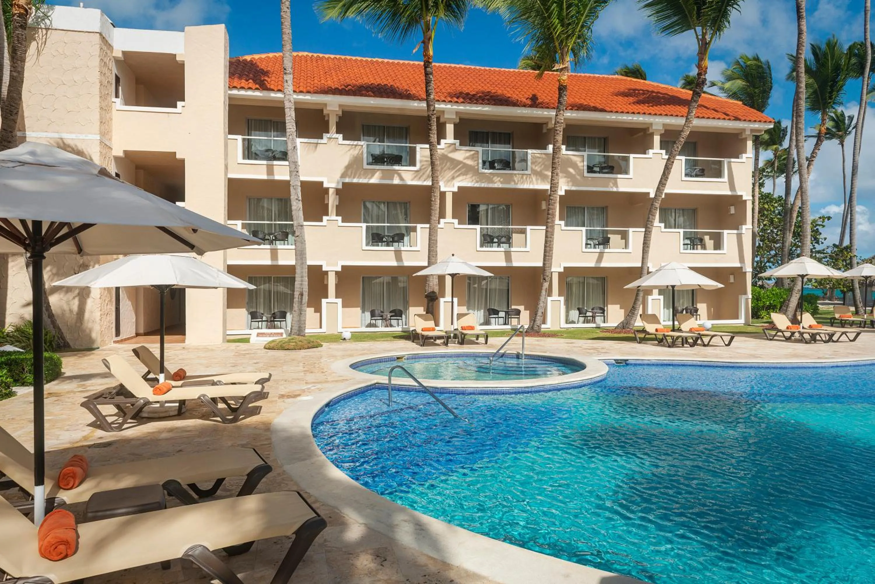 Swimming pool in Jewel Palm Beach