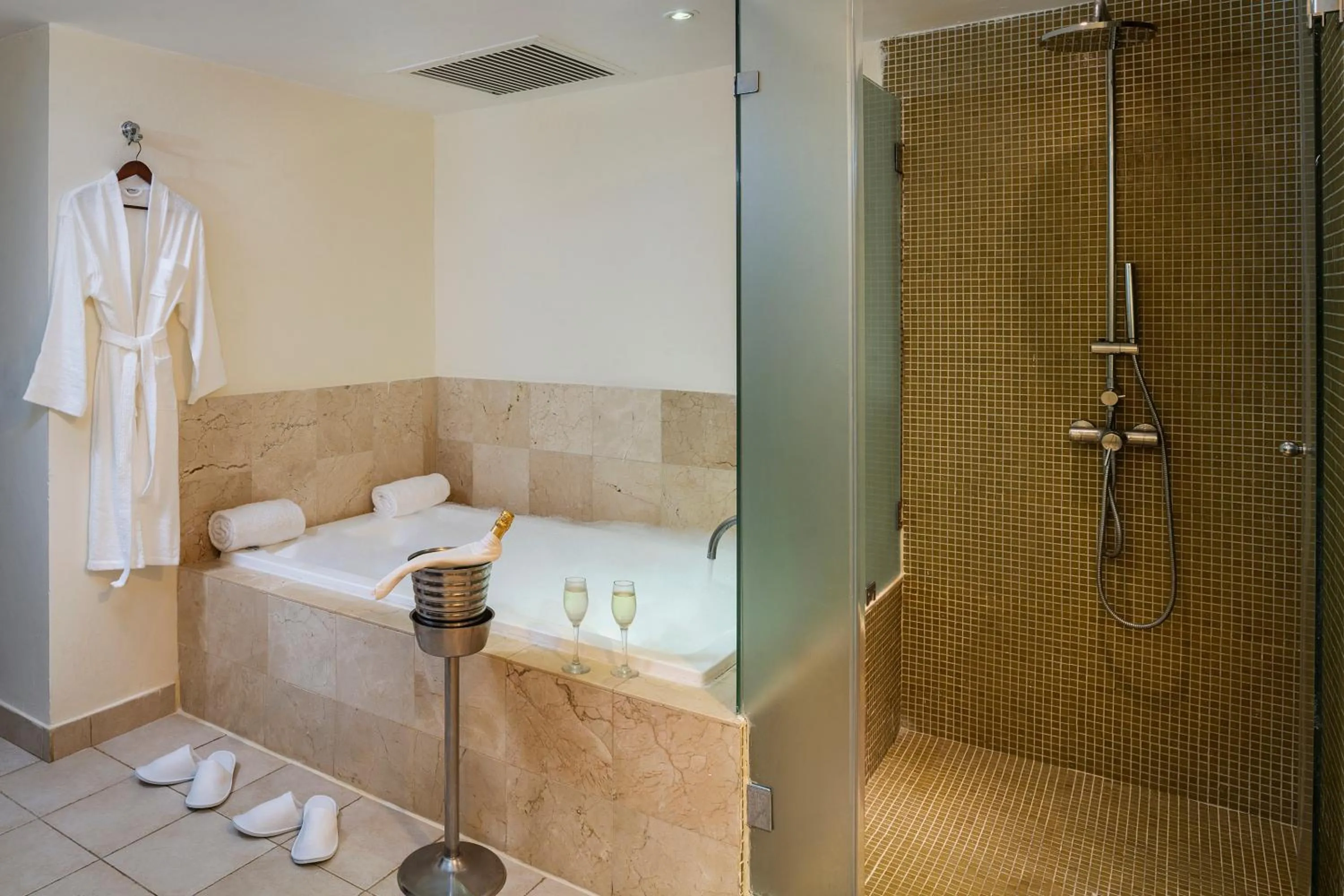 Bathroom in Jewel Palm Beach