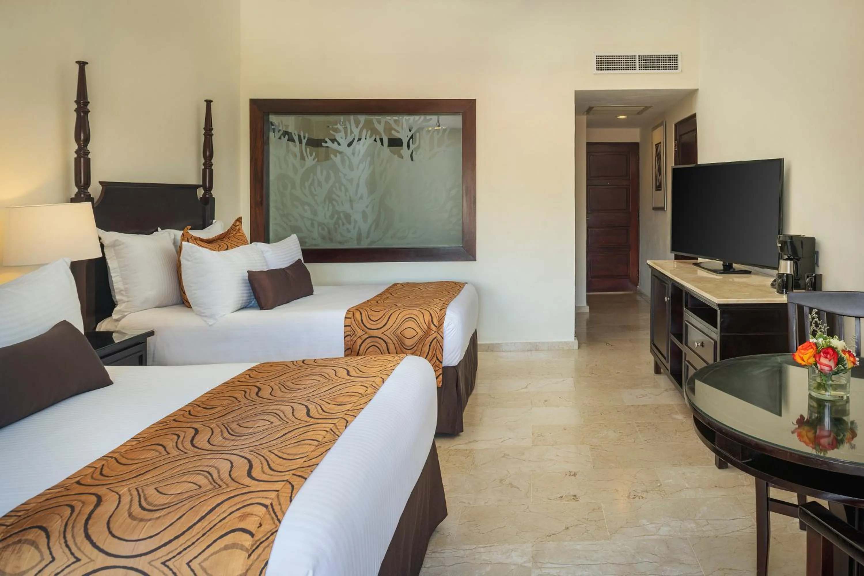 Guests in Jewel Palm Beach