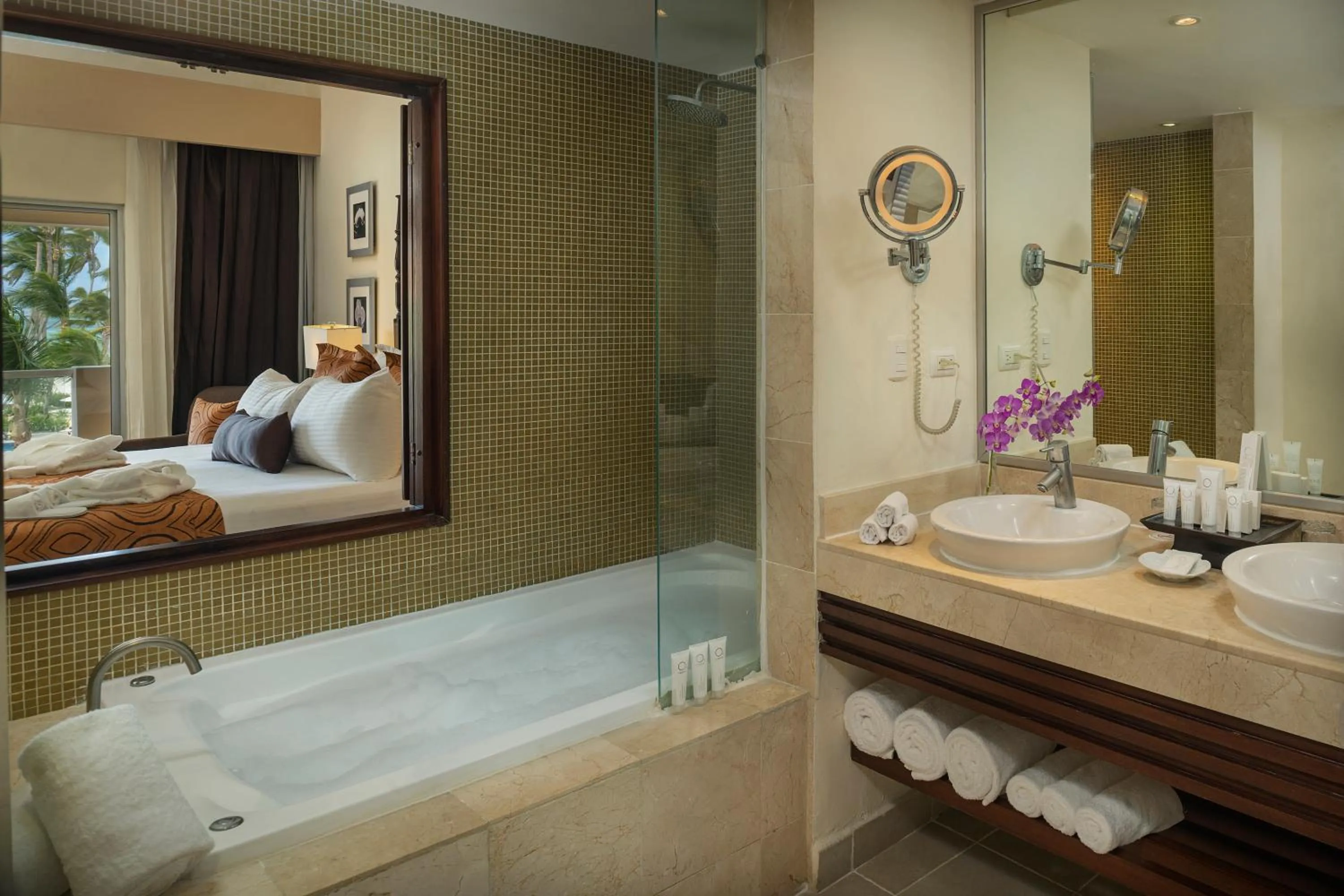 Hot Tub in Jewel Palm Beach