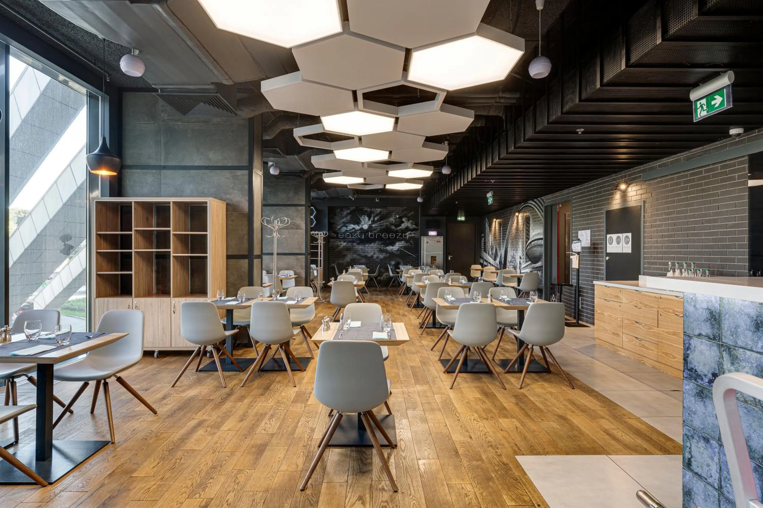 Restaurant/places to eat in Sky Loft Hotel Kyiv by Rixwell International